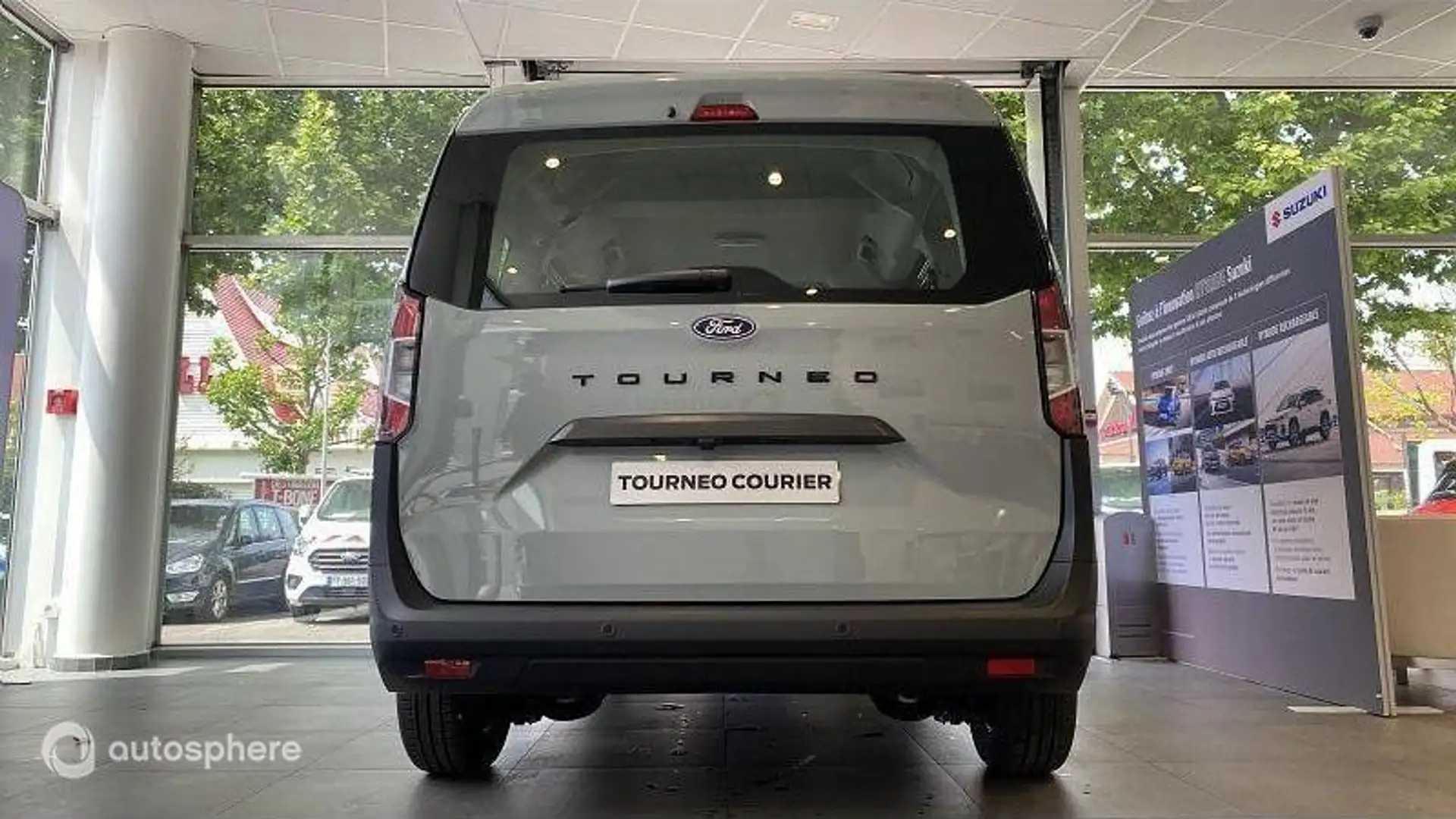 Ford Tourneo Courier 136ch 54kWh Trend - 2