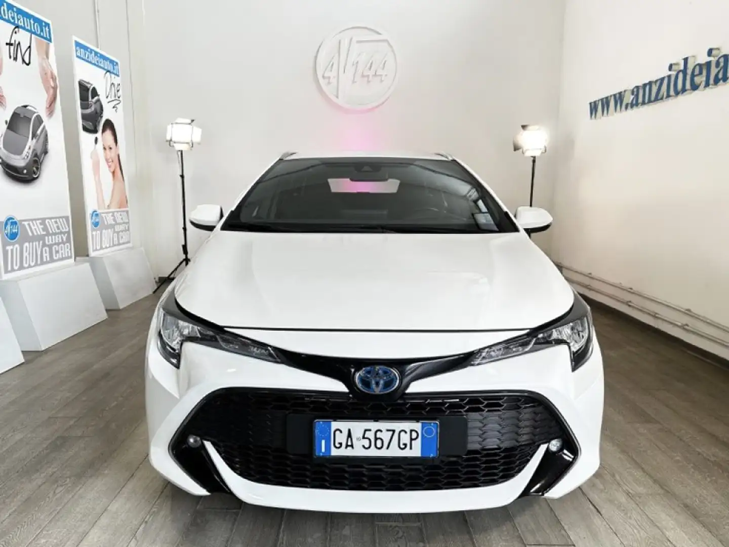 Toyota Corolla Touring Sports 1.8 Hybrid SW Business Wit - 2