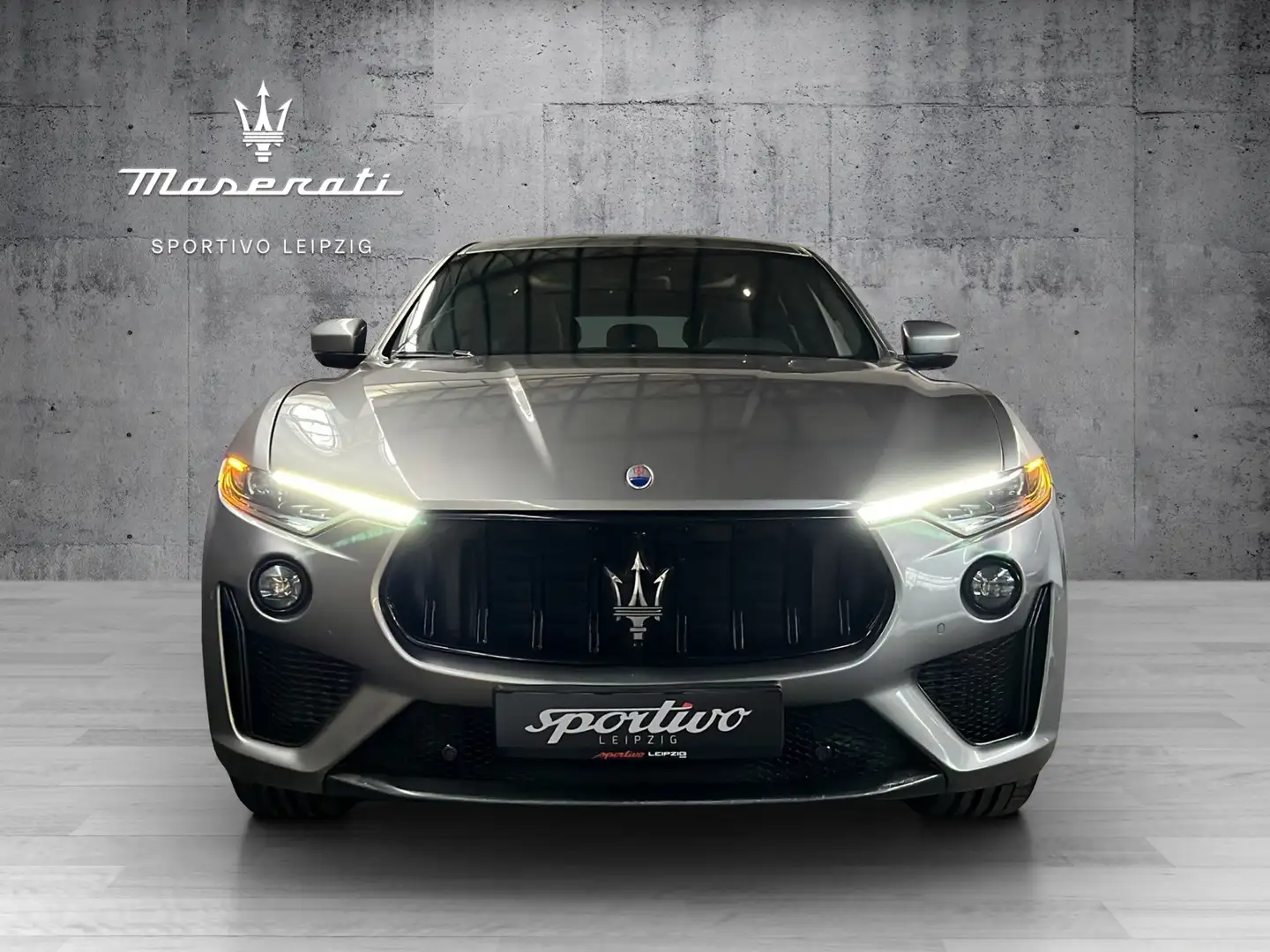 Maserati Levante Trofeo*Sonderfinanzierung 725,-* Gris - 2
