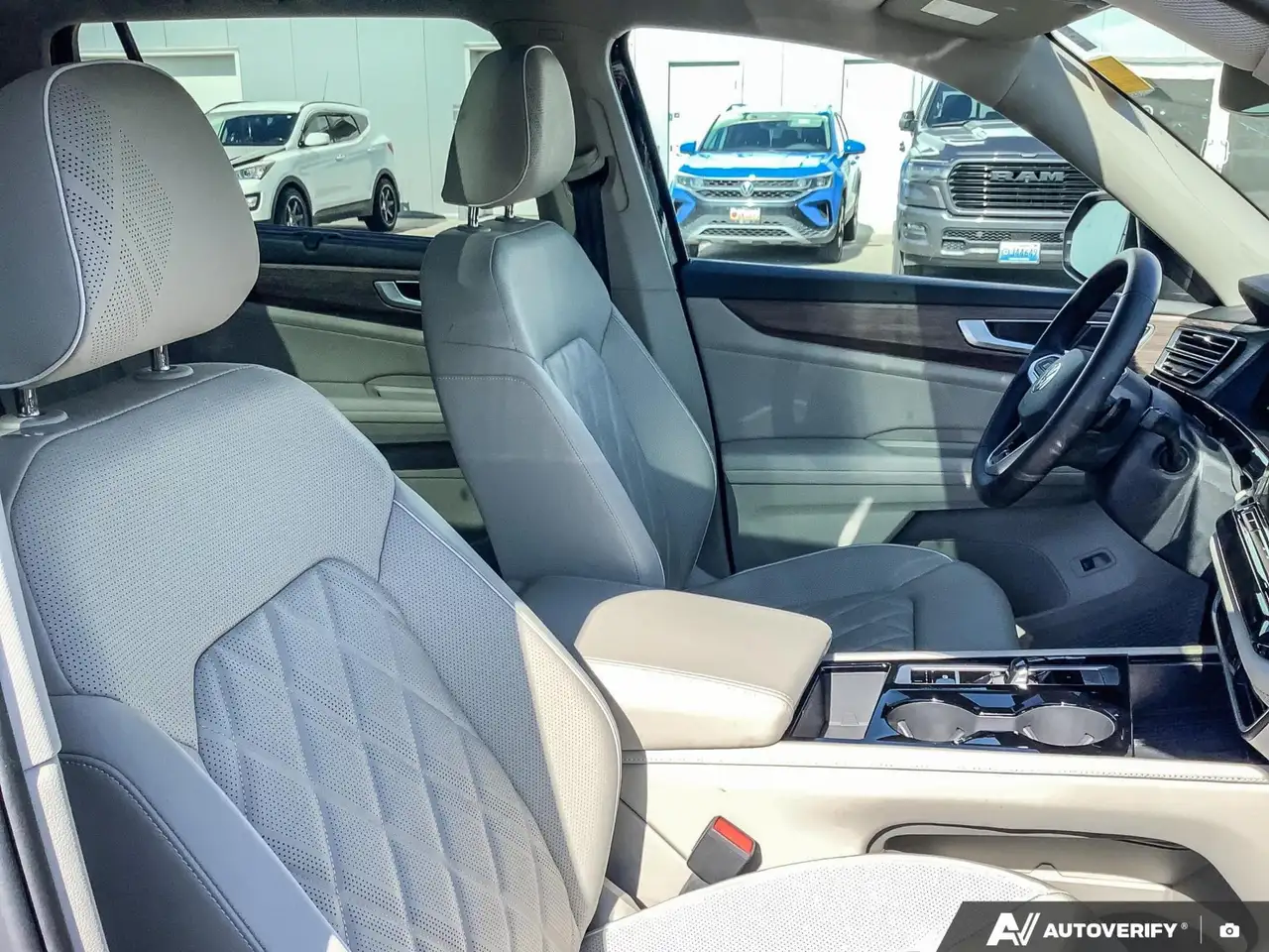Volkswagen Atlas снимка Volkswagen Atlas