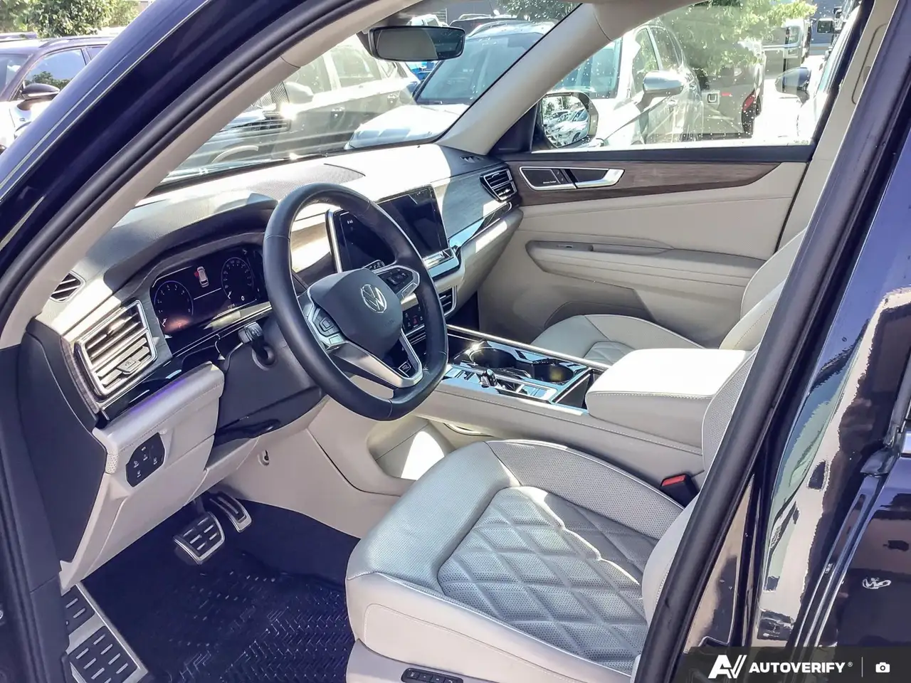 Volkswagen Atlas снимка Volkswagen Atlas