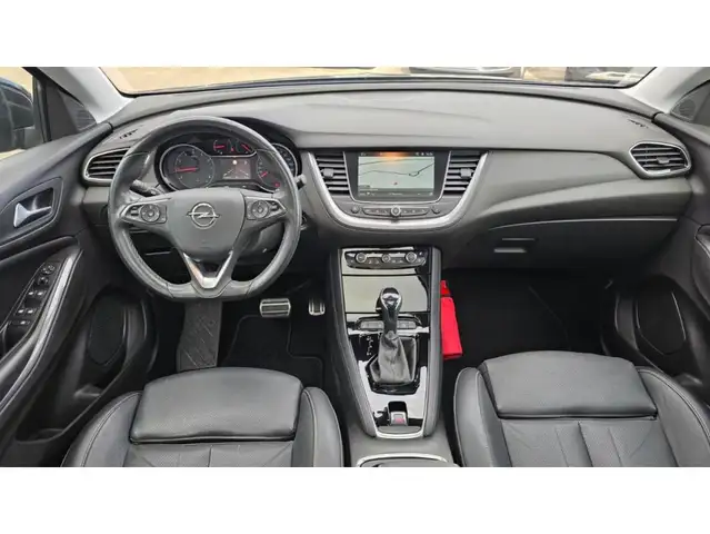 Opel Grandland view 4