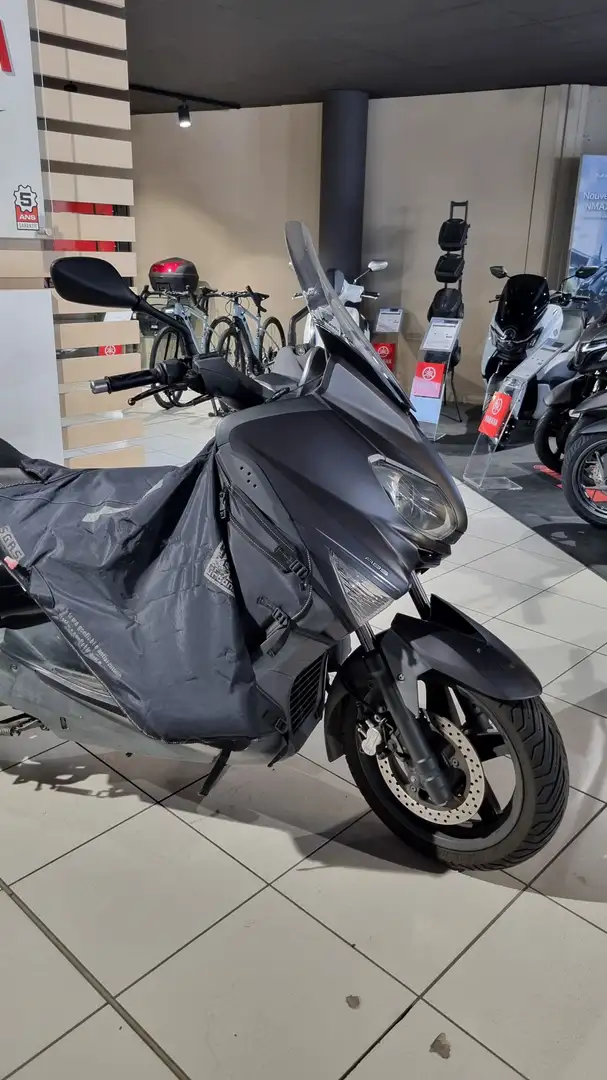 Yamaha X-Max 125 Schwarz - 2