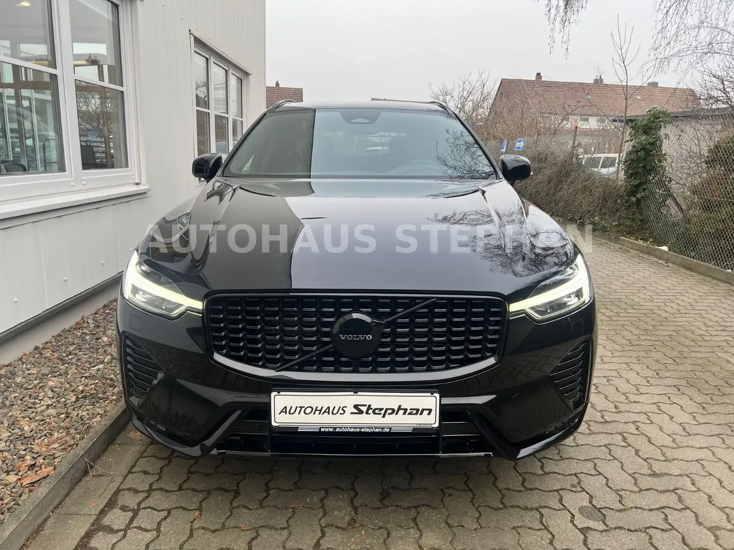 Volvo XC60 Recharge T6 AWD Autom. Plus Black Edition Schwarz - 2