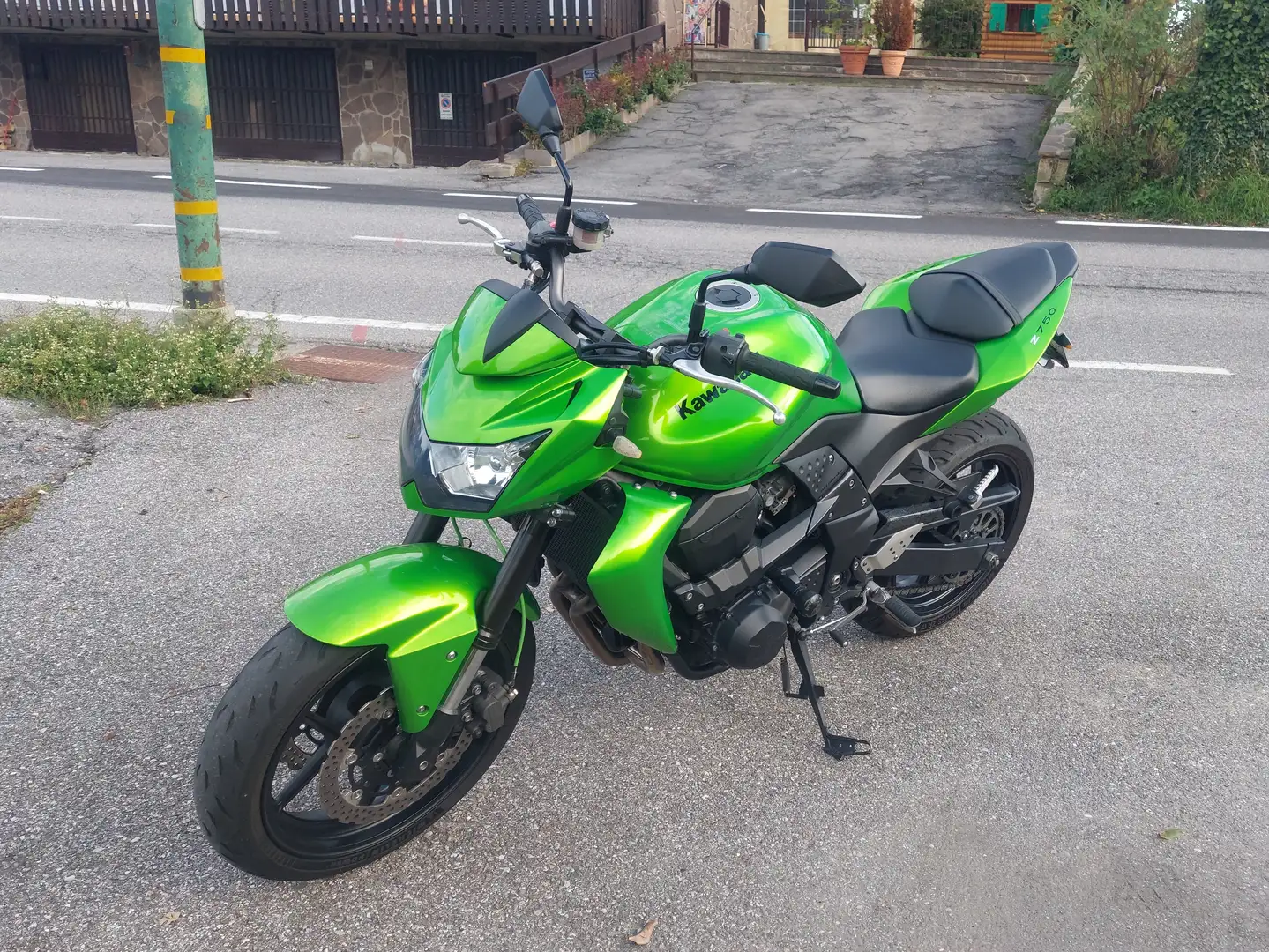 Kawasaki Z 750 Verde - 1