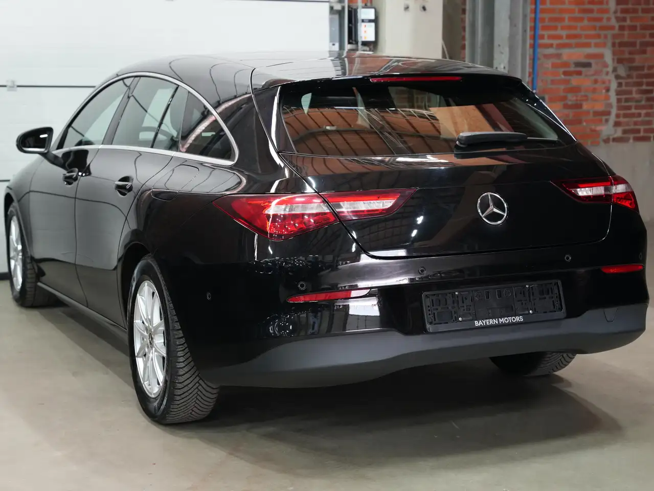 Mercedes-Benz CLA 180 Benzine Shooting Brake Navi Camera CarPlay Garantie 7
