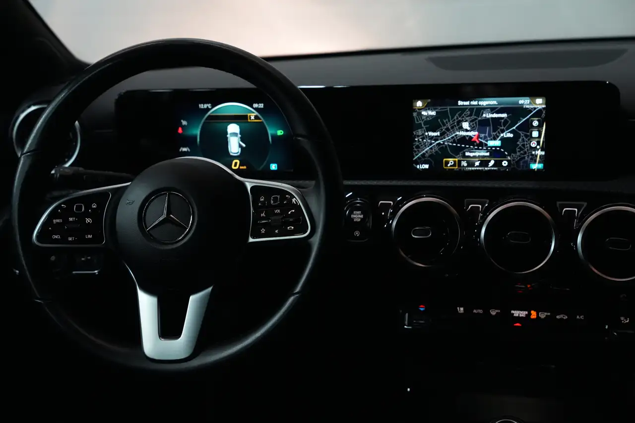 Mercedes-Benz CLA 180 Benzine Shooting Brake Navi Camera CarPlay Garantie 10