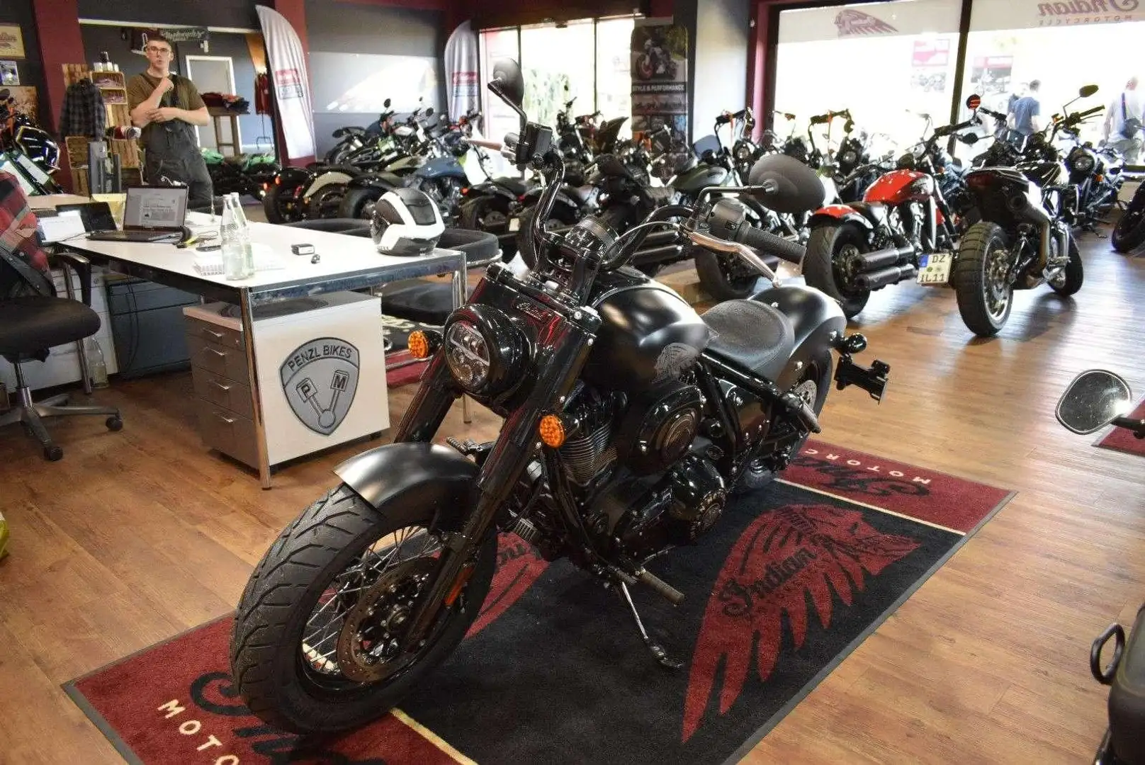 Indian Chief Bobber DH Black Smoke   4,49  Finanz. Noir - 1