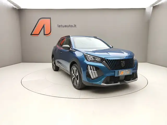 Peugeot 2008 view 3