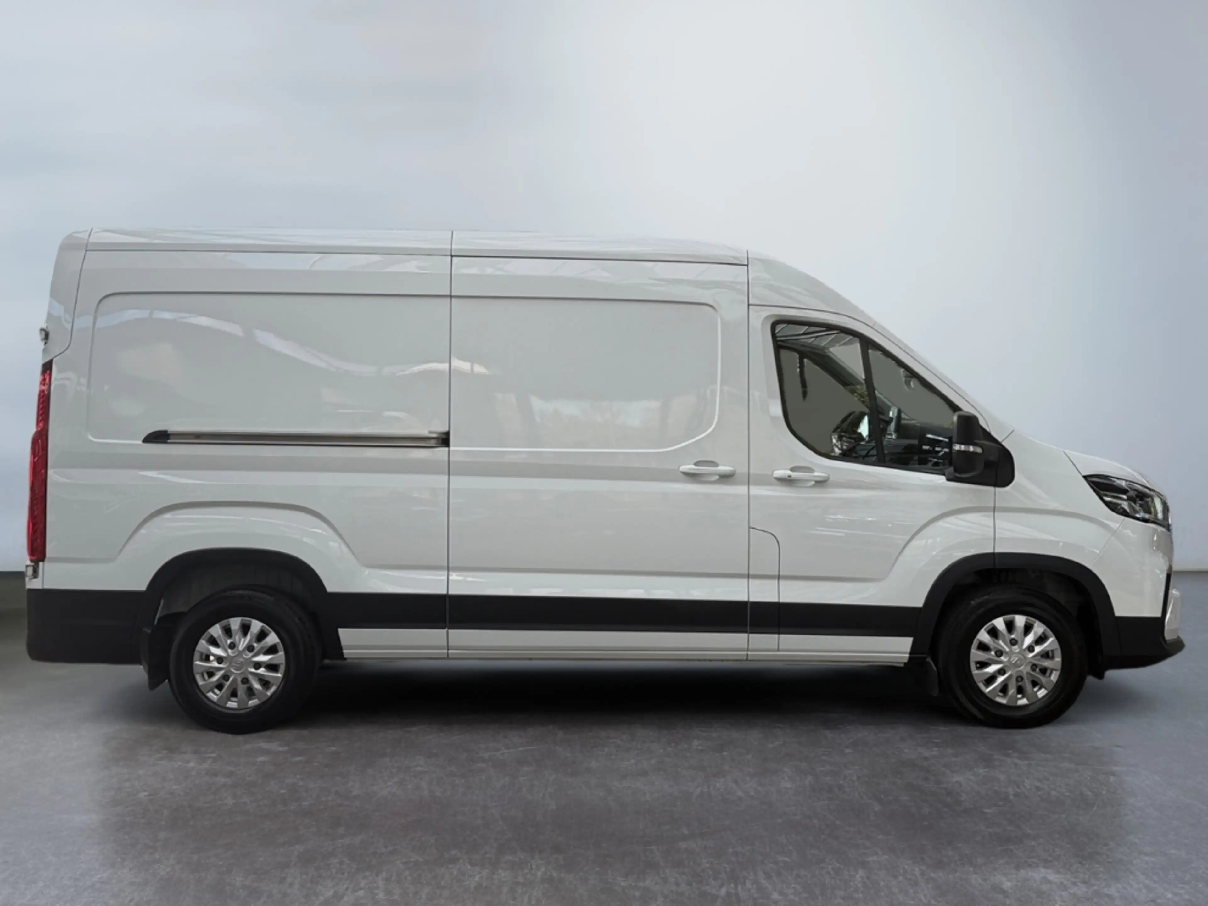 Maxus Deliver 9 2.0 D L3H2 Luxury *LED*RCam*CarPlay*PDC* — photo 10