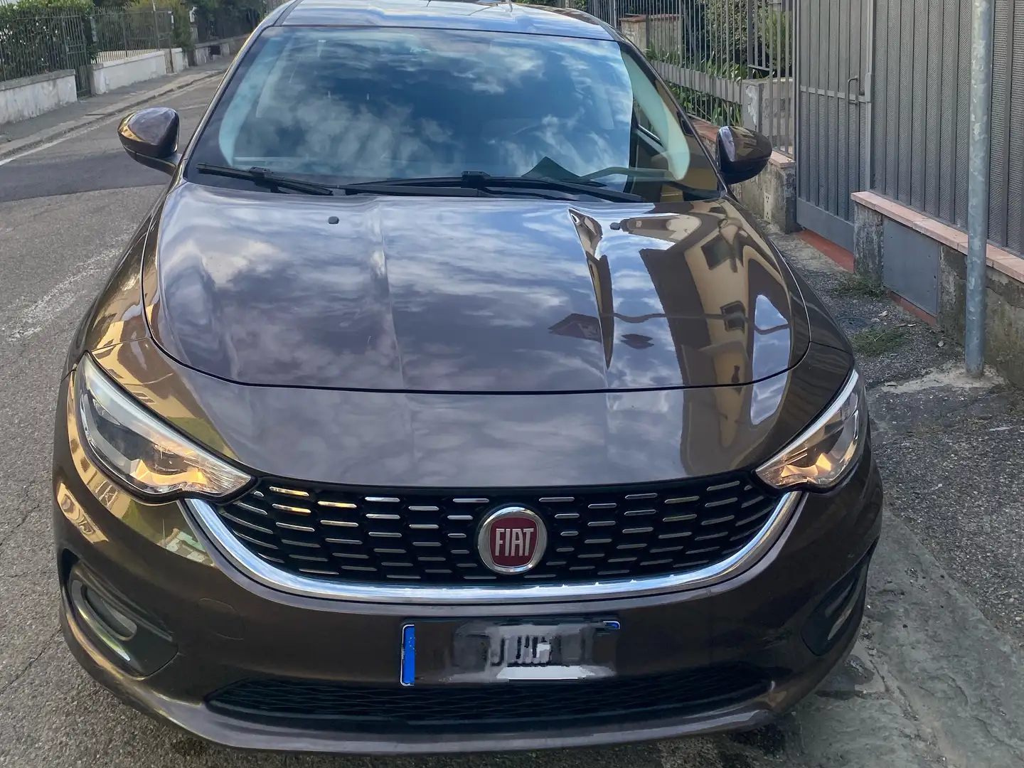 Fiat Tipo Tipo 4 porte II 2016 4p 1.4 Opening Edition 95cv Marrone - 1