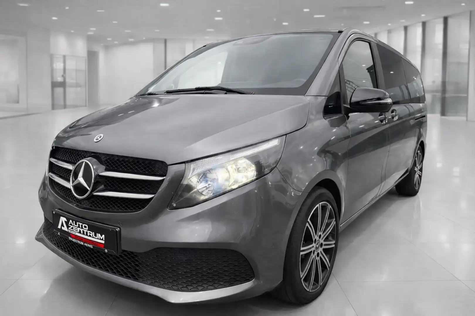 Mercedes-Benz V 300 d 4M Night EDITION Lang Tisch Spur Kam Ahk Grau - 1