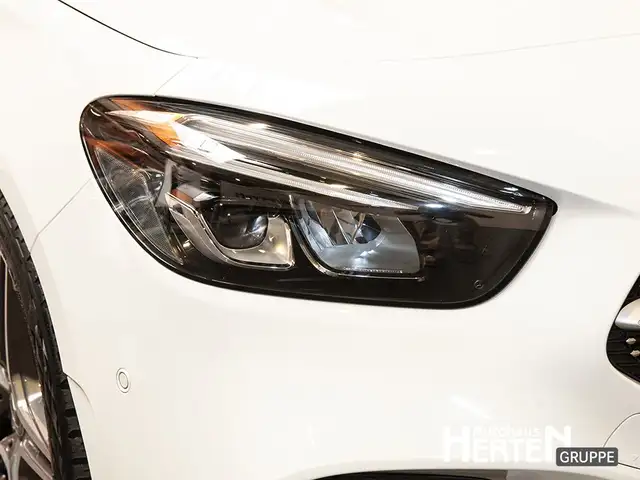 Mercedes-Benz B-Class view 13