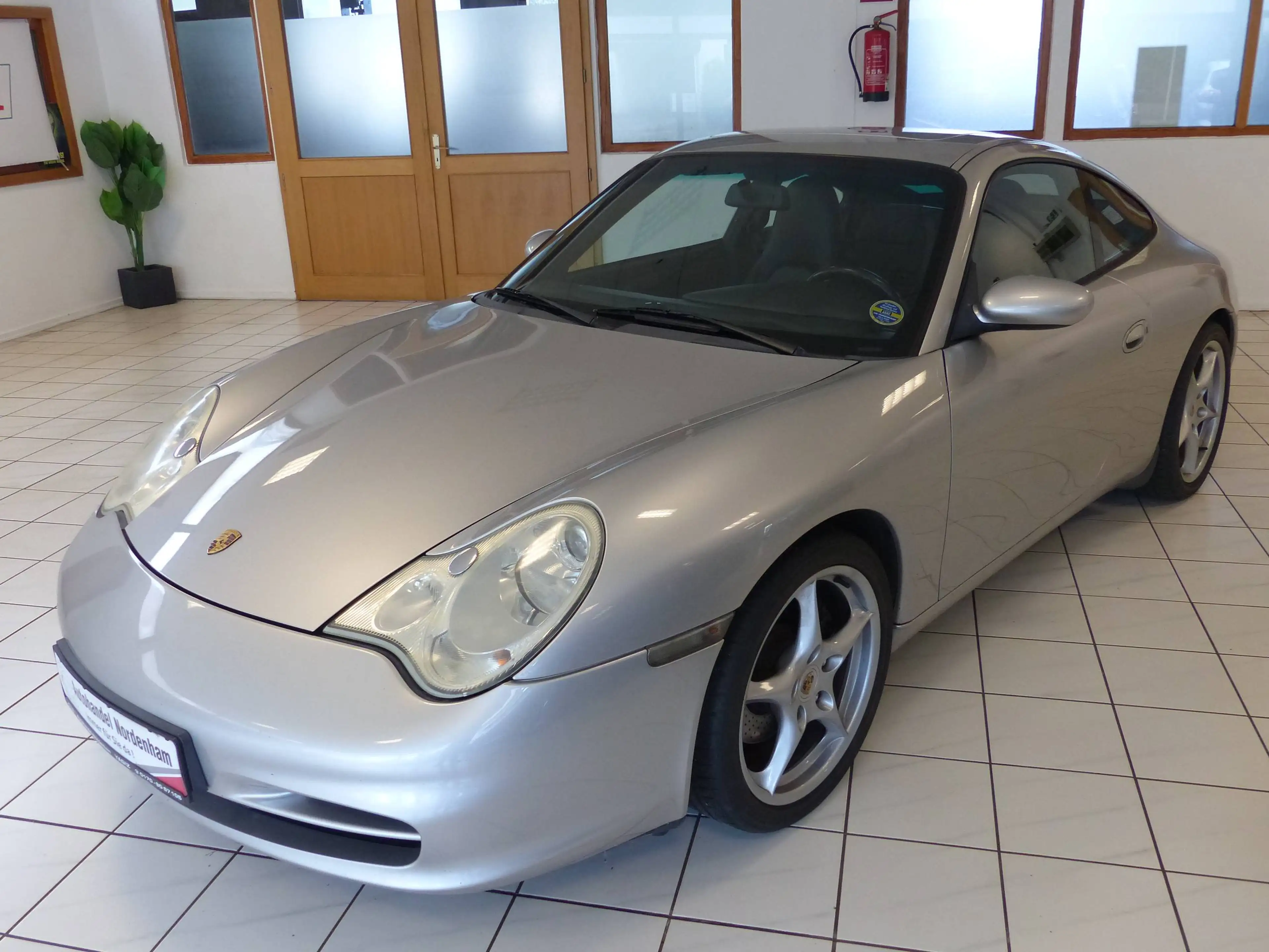 Porsche 996 911 Coupe Carrera Exclusive*NAVI*LEDER*SHZ*TÜV NEU* — photo 2