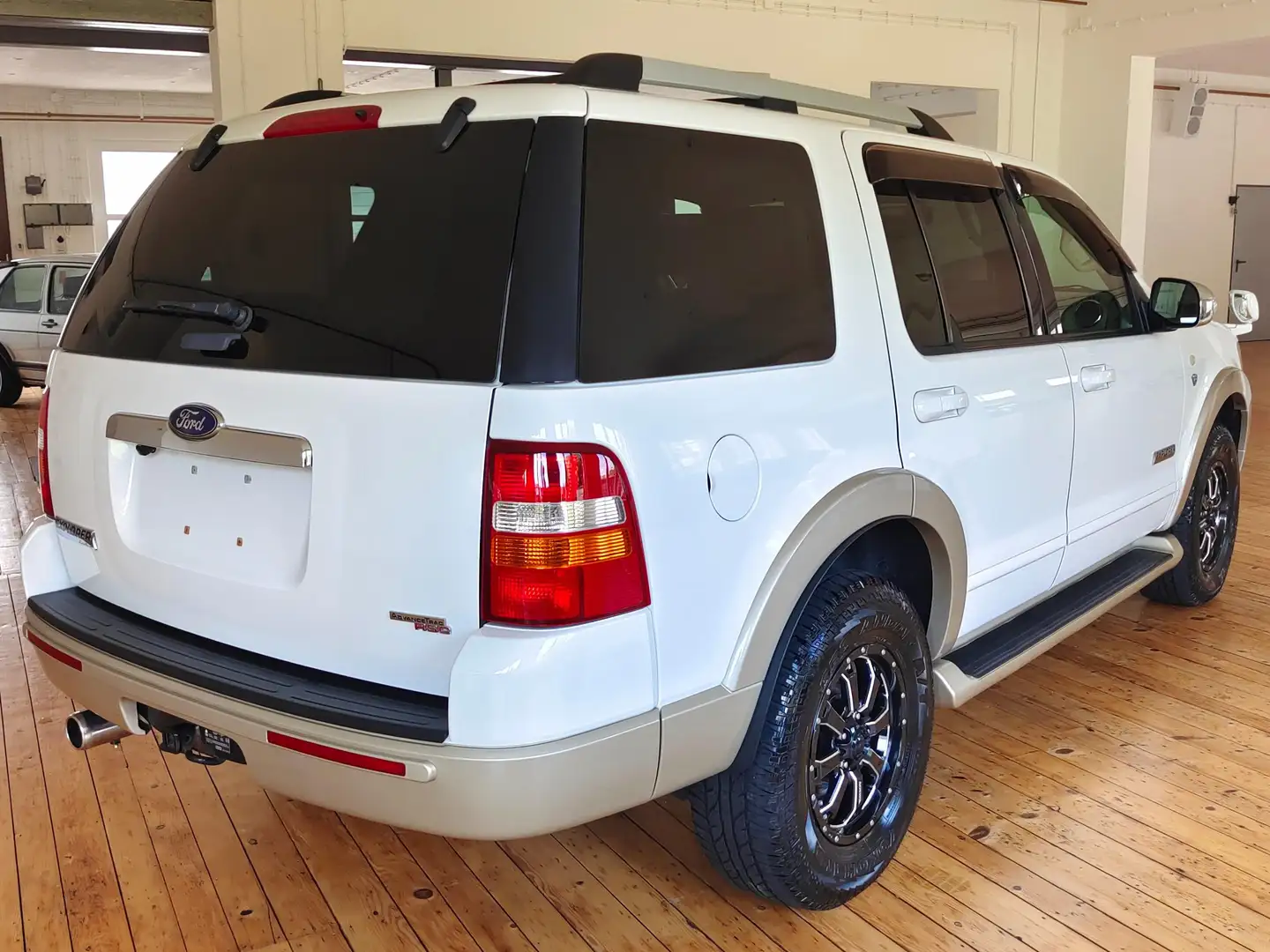 Ford Explorer Explorer 4.6 V8 4x4 7 Sitzer Білий - 2