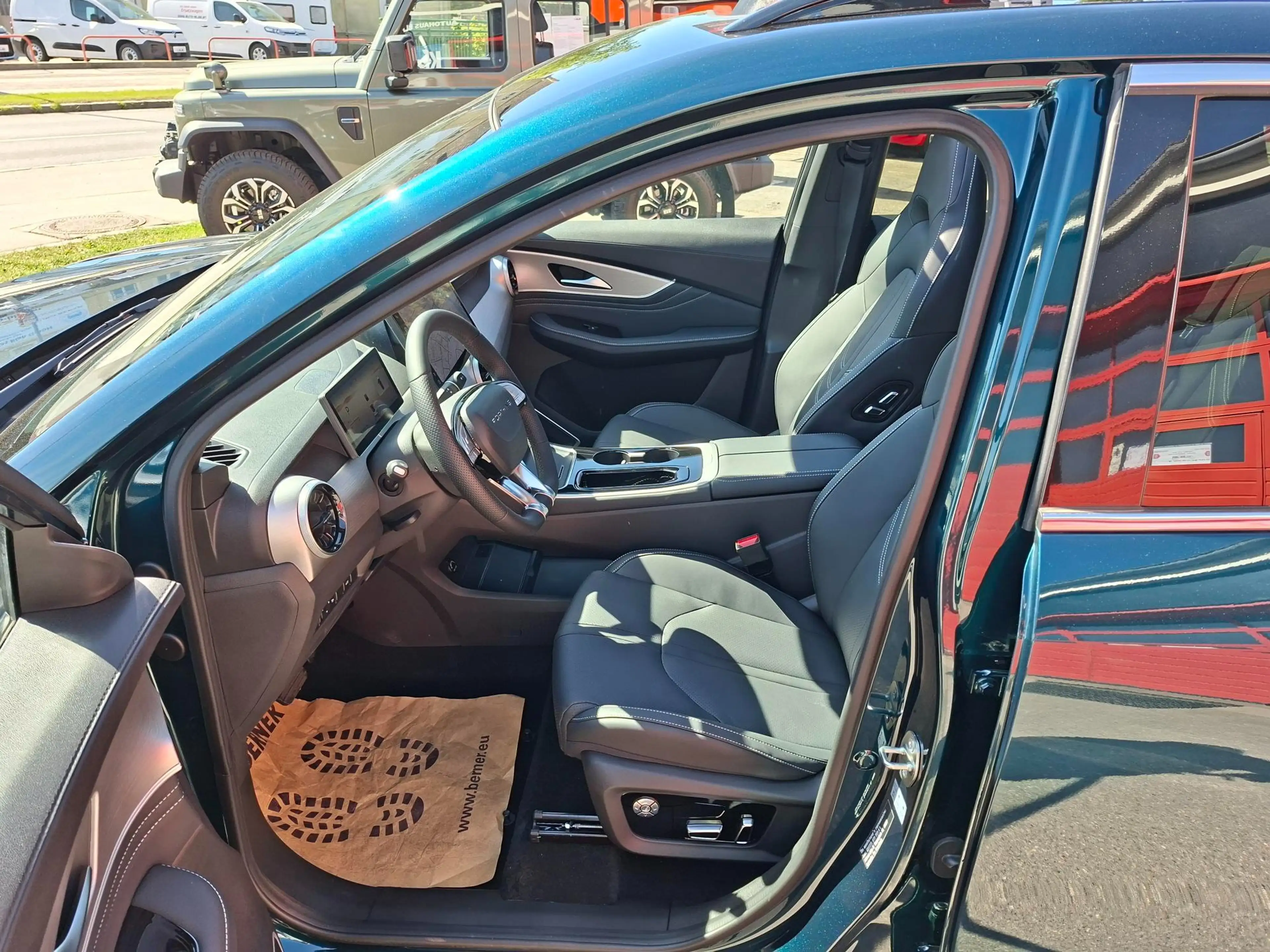 Forthing T5 Evo Forthing 5 Range-Extender Hybrid — photo 8