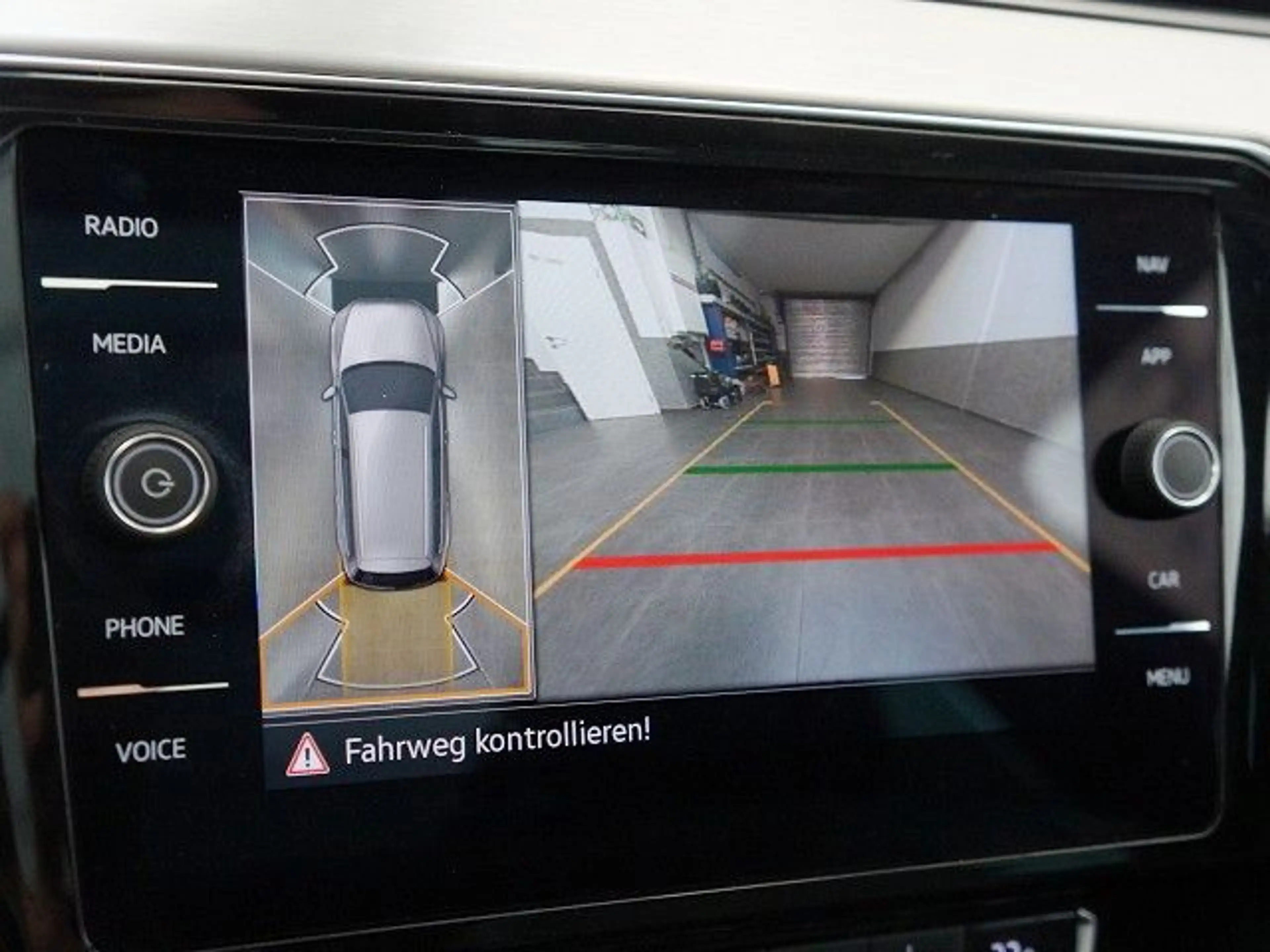 Volkswagen Passat Variant 2.0 TDI DSG R-Line Pano Leder Nav — photo 10