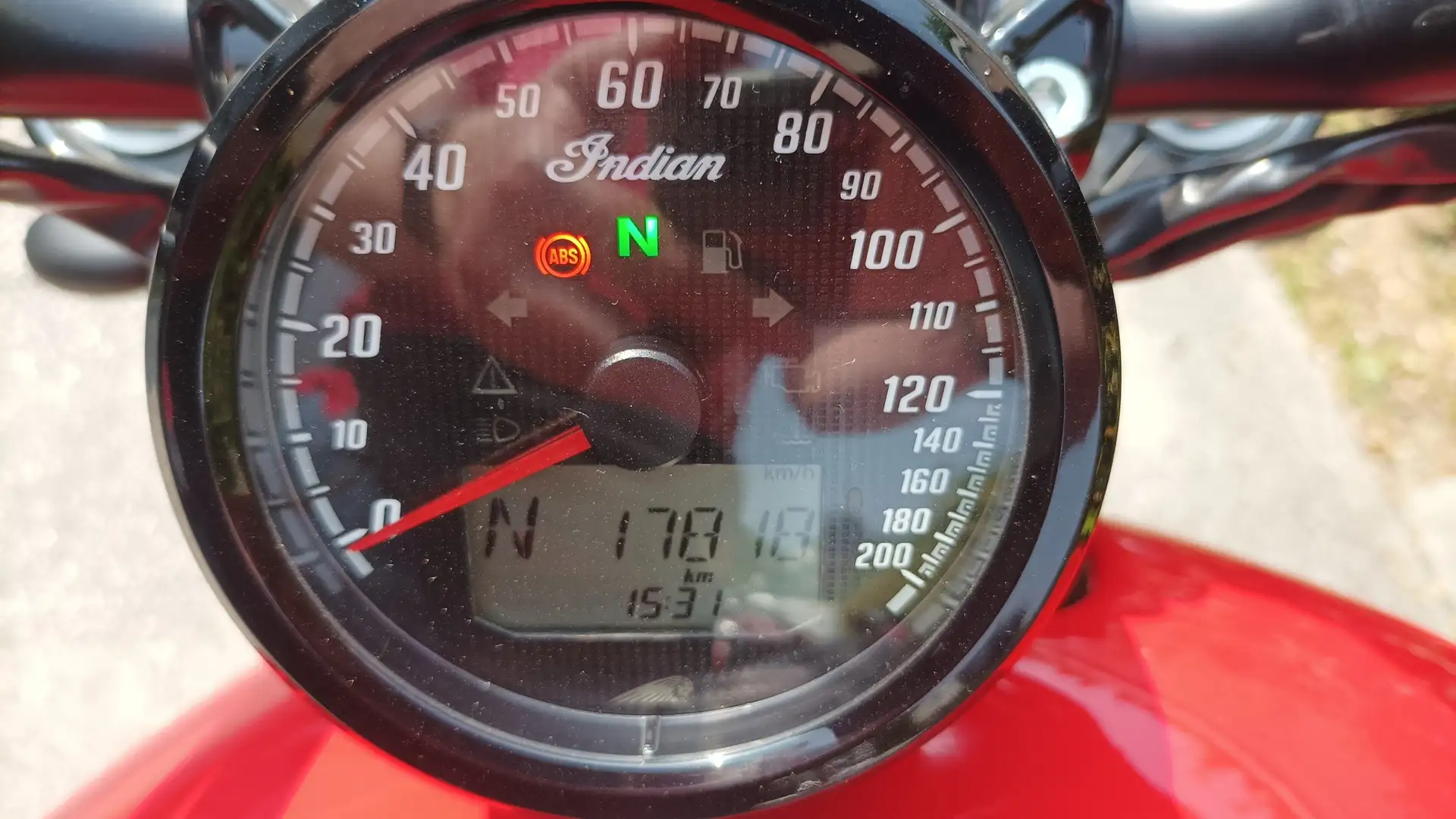 Indian Scout Bobber Rosso - 2