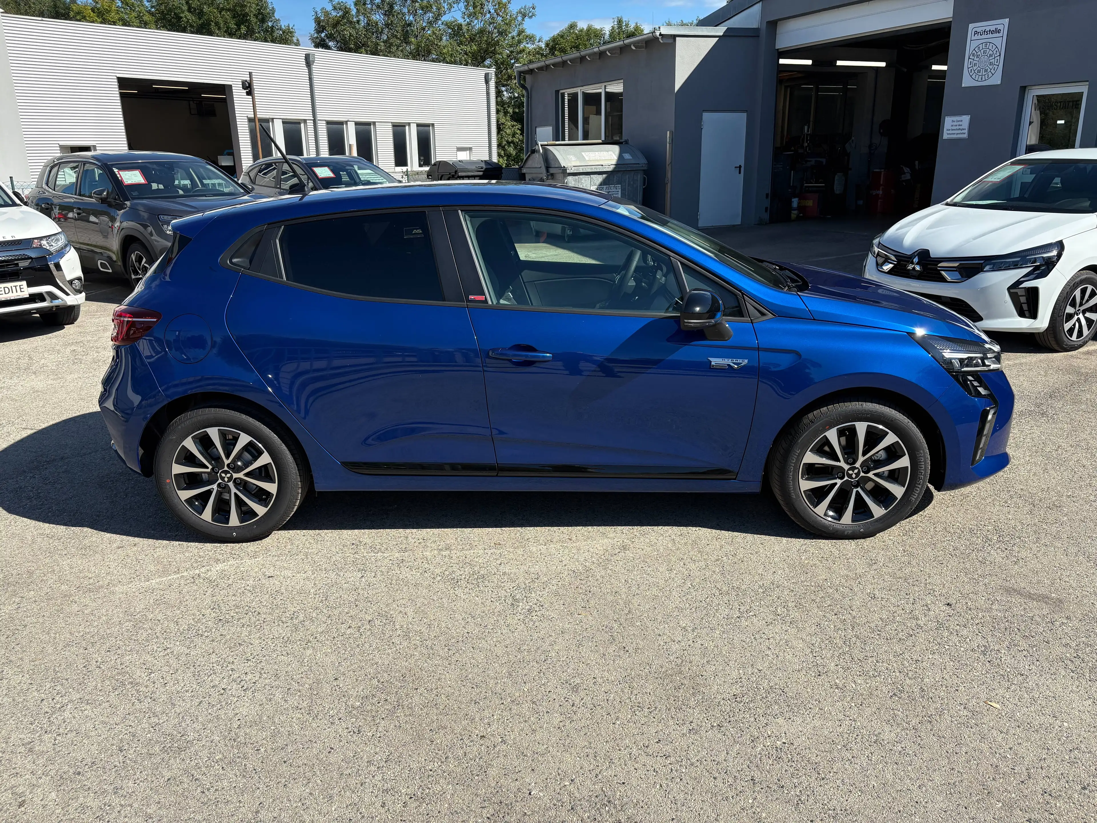 Mitsubishi Colt 1,6 HEV Invite Aut. YUKI/incl. Winterräder — photo 2