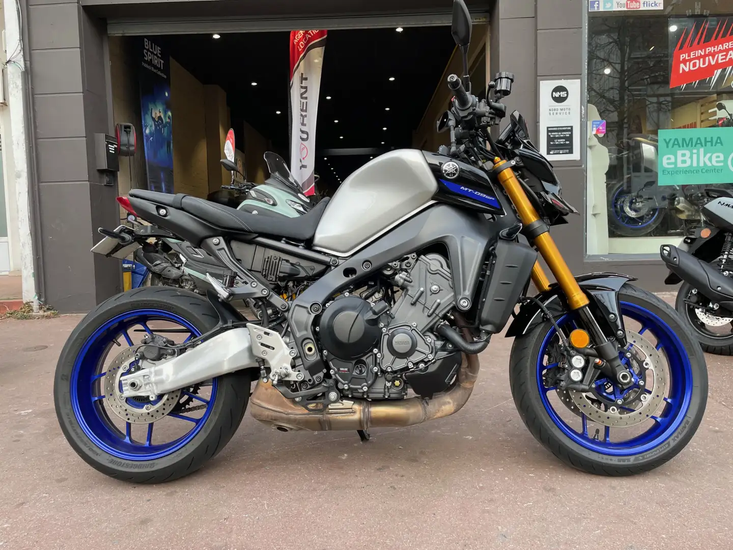 Yamaha MT-09 Gris - 1