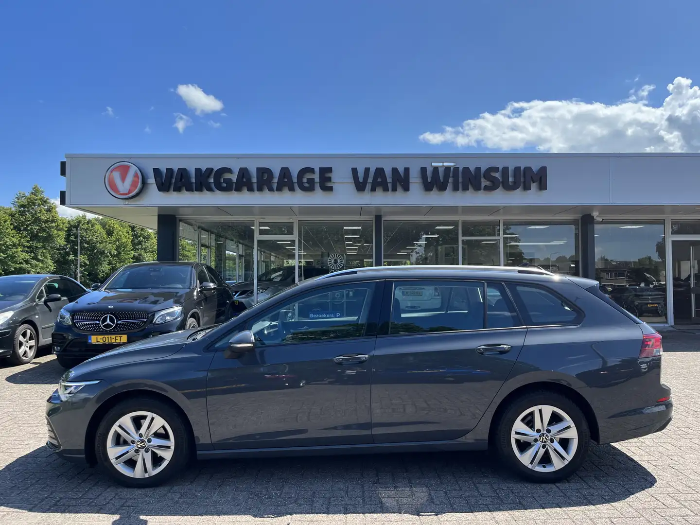 Volkswagen Golf Variant 1.0 eTSI Life navi Cruise Lmv Pdc Nap Grijs - 2