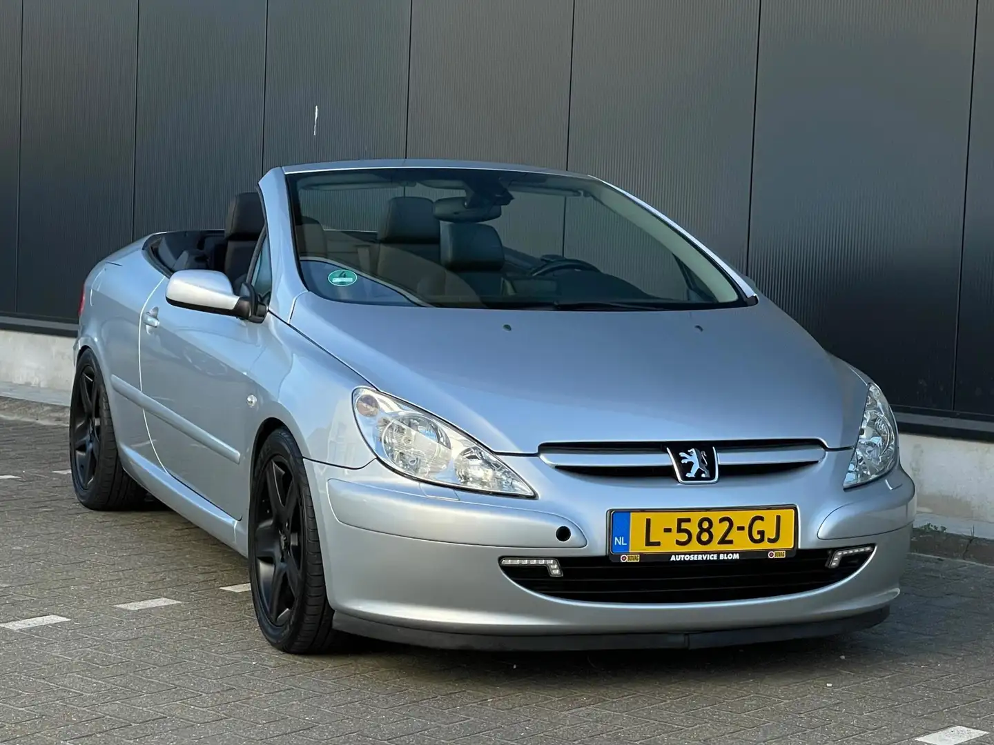 Peugeot 307 CC 2.0-16V HARDTOP NAVI/LEDER/AIRCO/STOELVERW. | N Grijs - 2