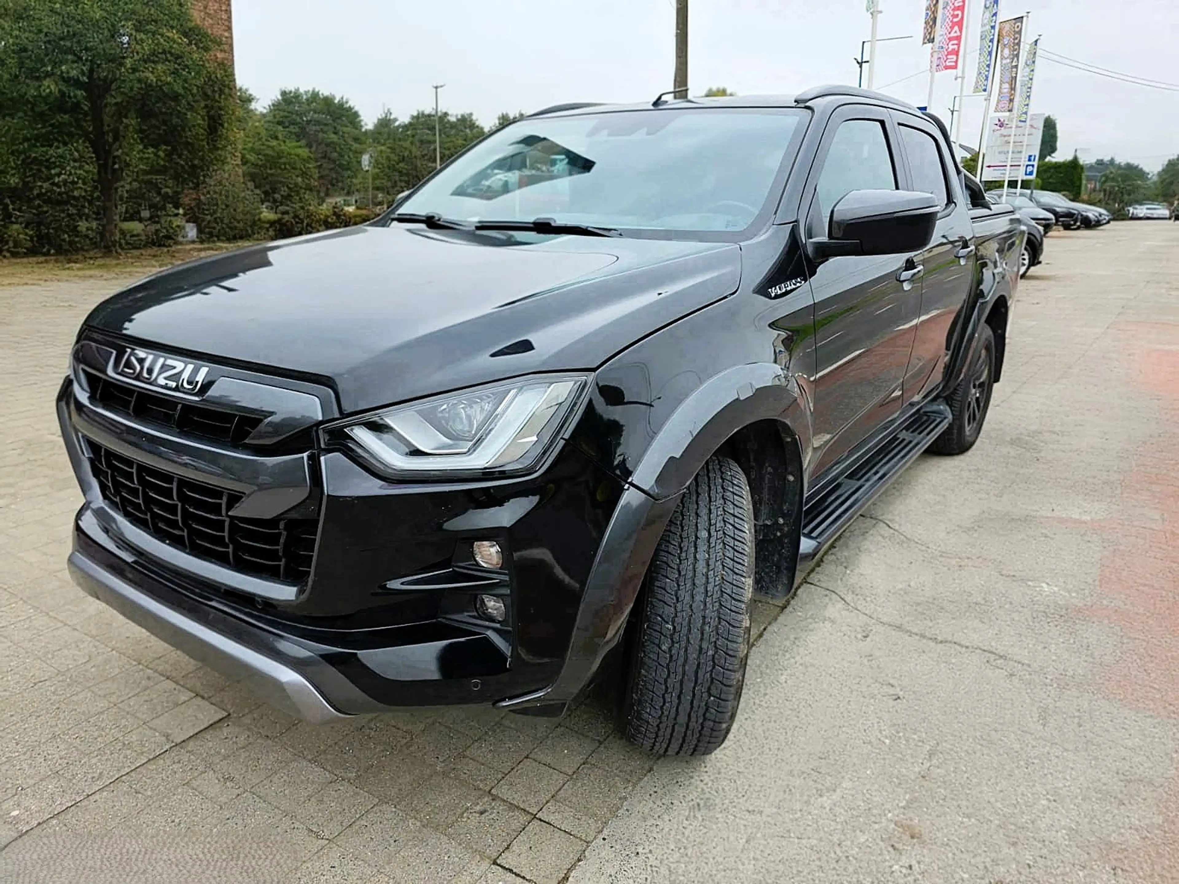 Isuzu D-Max 1.9 Turbo D 4WD V-Cross CARPLAY DISTRONIC CAM EU6d