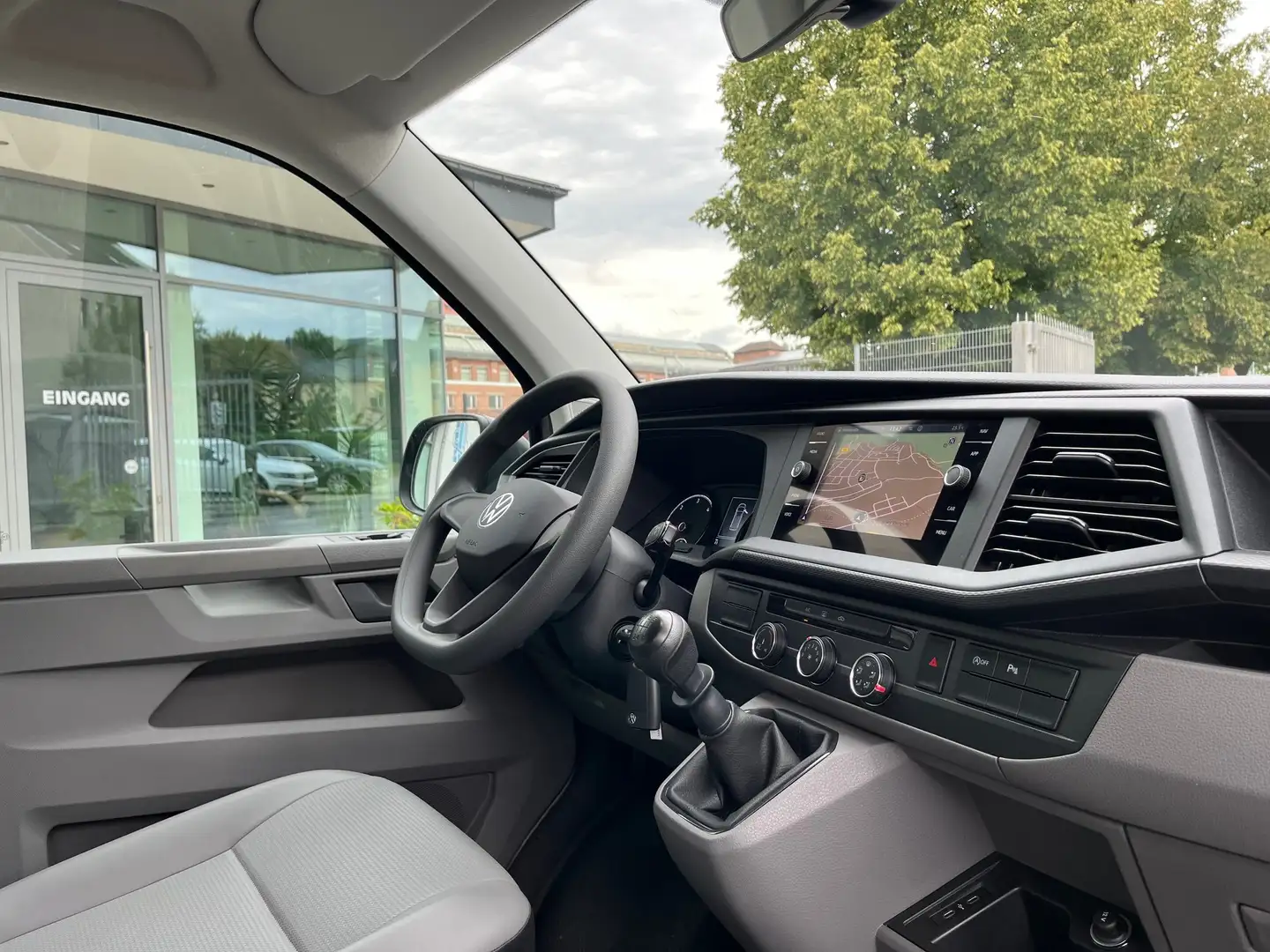 Volkswagen Transporter Kombi Hochdach Lang 2,0 TDI 150 PS NAVI 3-Sitze Šedá - 2