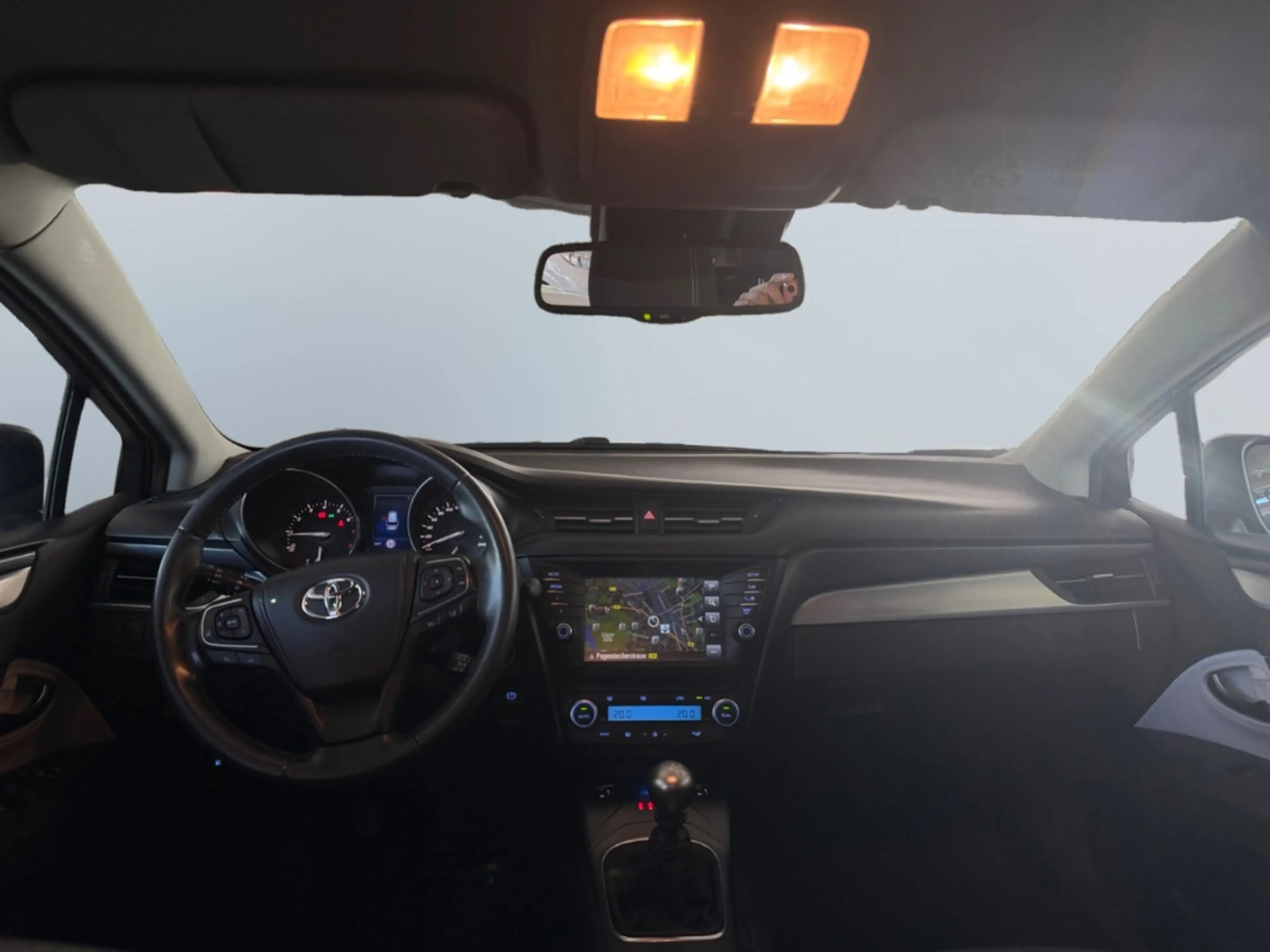 Toyota Avensis 1.8 TS Edition-S *Bi-LED*Navi*SHZ*Kamera* — photo 11