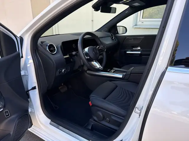 Mercedes-Benz B Class view 12