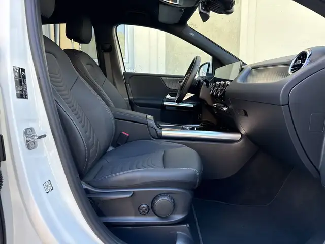 Mercedes-Benz B-Class view 16
