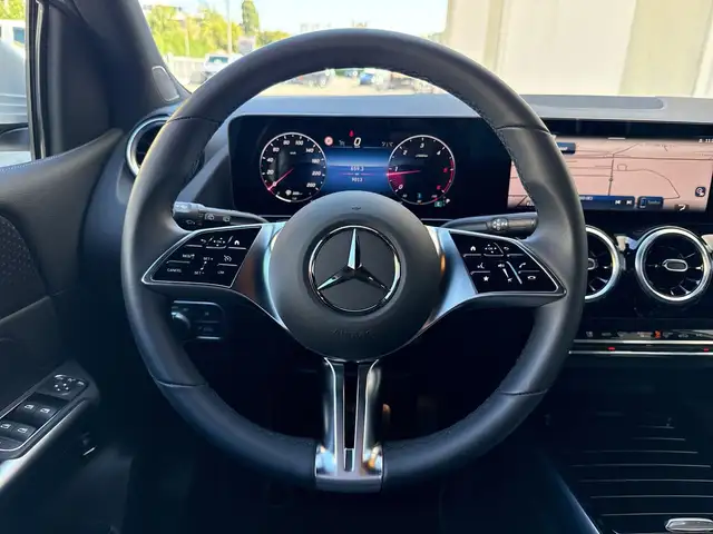 Mercedes-Benz B Class view 9
