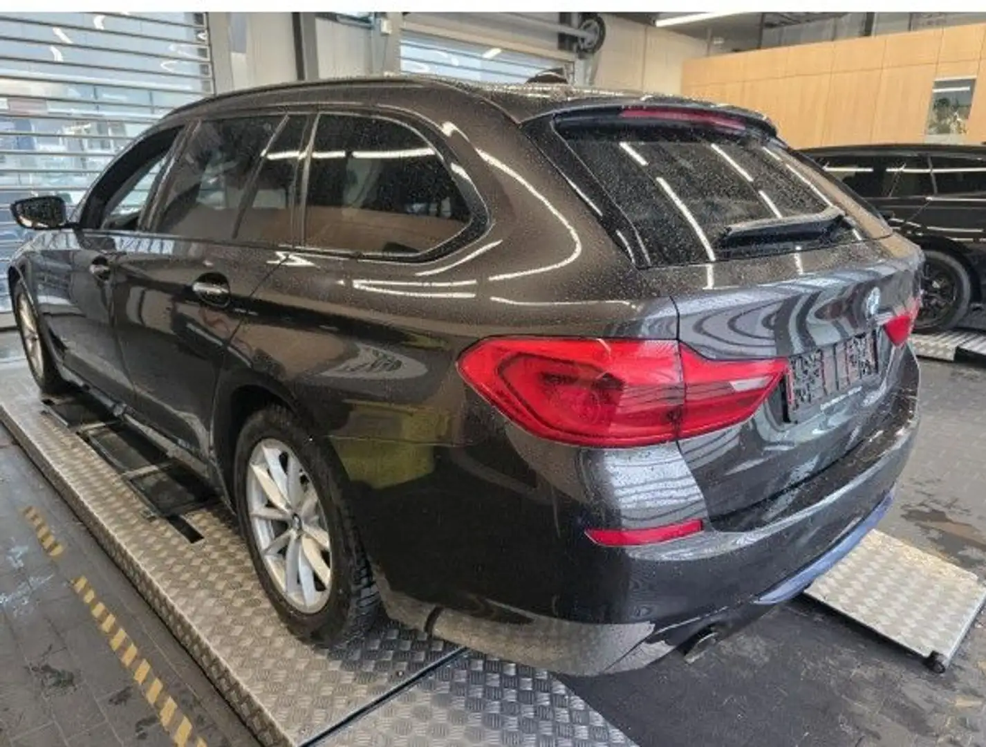 BMW 520 dxDriv/Aut/NaviPro/HUD/LED/St&Go/SportL/G31 Braun - 2