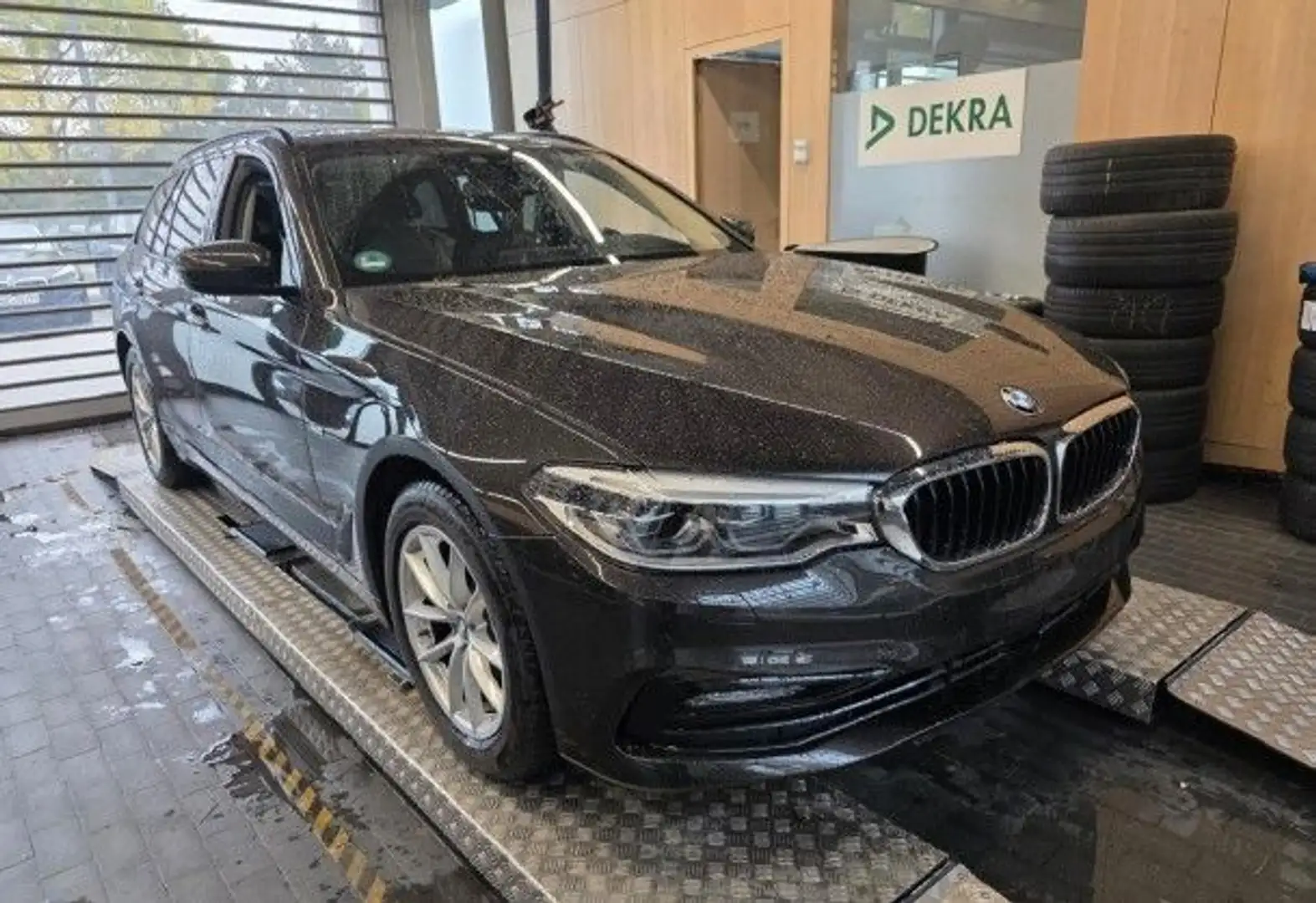 BMW 520 dxDriv/Aut/NaviPro/HUD/LED/St&Go/SportL/G31 Braun - 1