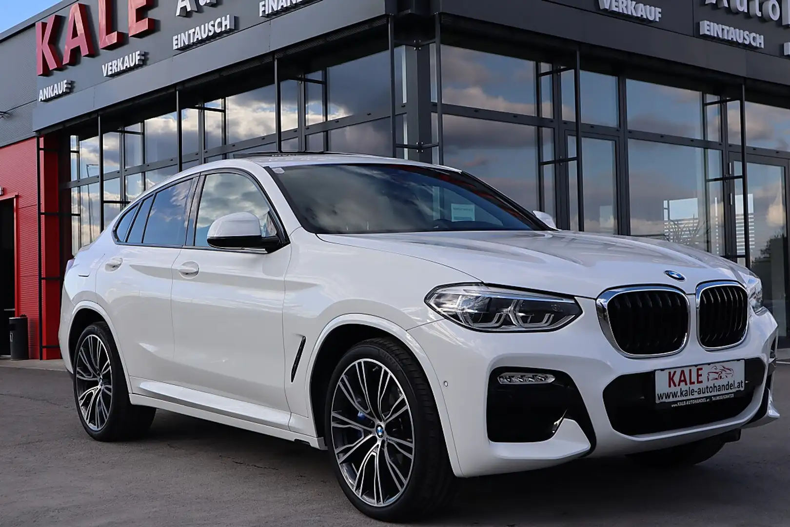 BMW X4 xDrive 30d M Sport Aut.*Panoramadach*Navi*Led* Weiß - 2