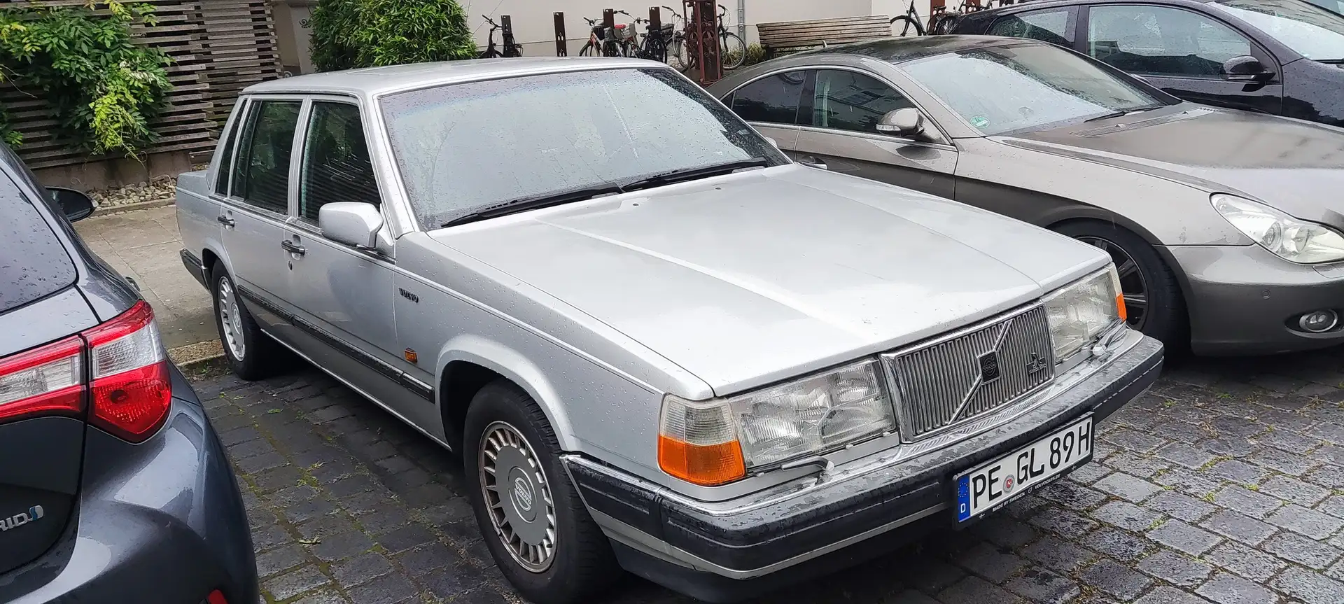 Volvo 760 GLE Silver - 1