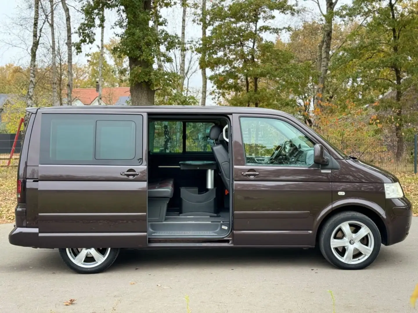 Volkswagen T5 Kombi Multivan 2.5 TDI Highline 4Motion Braun - 1
