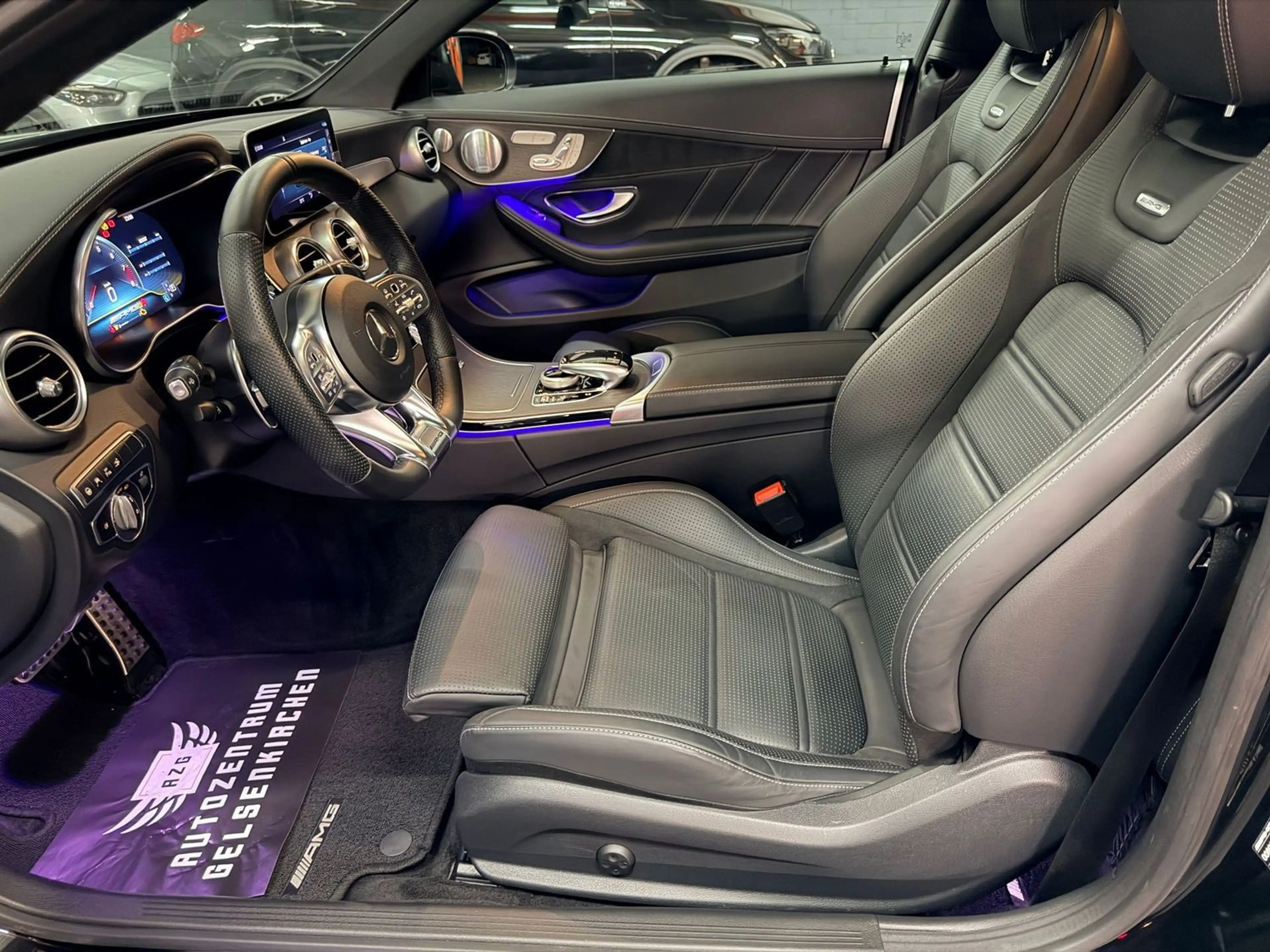 Mercedes-Benz C 63 AMG Coupé PANO/DISTR/LEDER/BURM/MLTBEAM/NIG — photo 14
