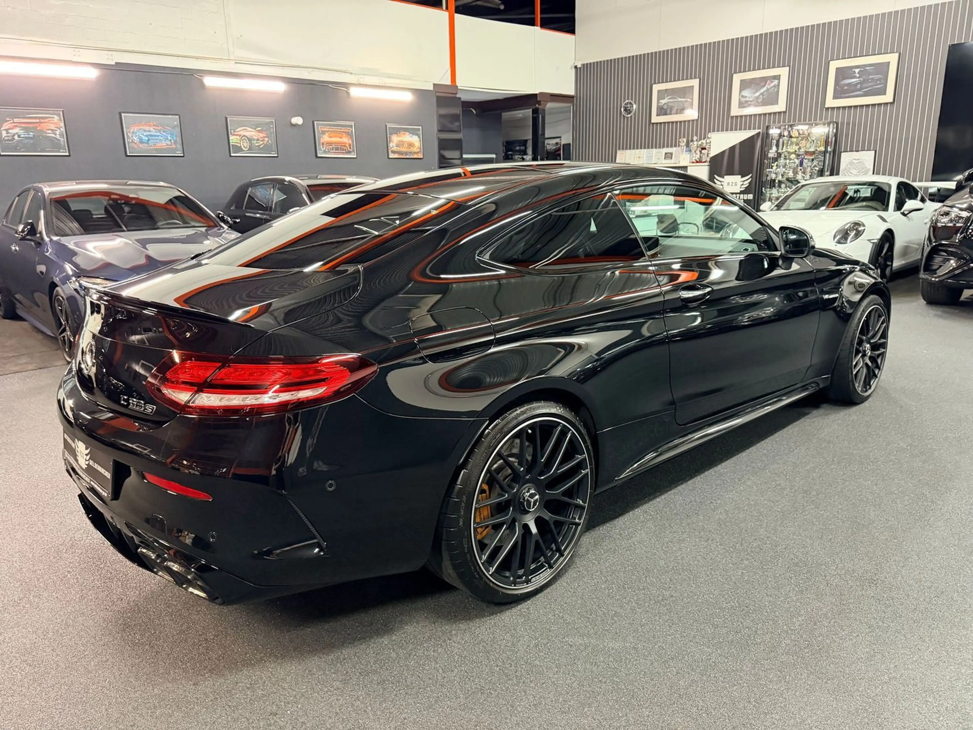 Mercedes-Benz C 63 AMG Coupé PANO/DISTR/LEDER/BURM/MLTBEAM/NIG — photo 11