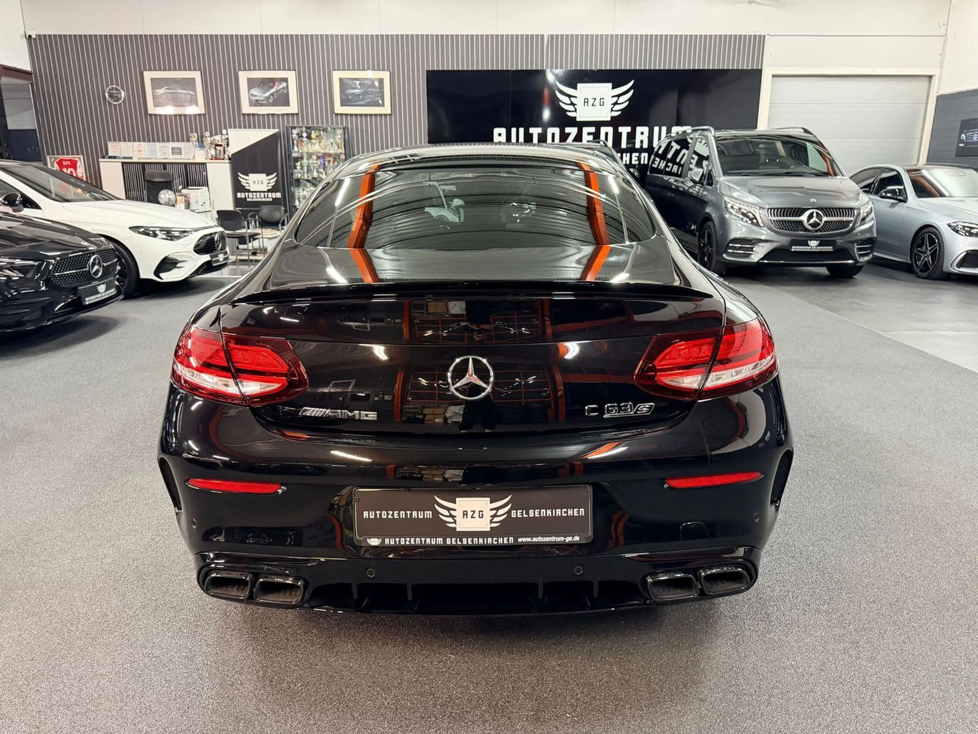 Mercedes-Benz C 63 AMG Coupé PANO/DISTR/LEDER/BURM/MLTBEAM/NIG — photo 10