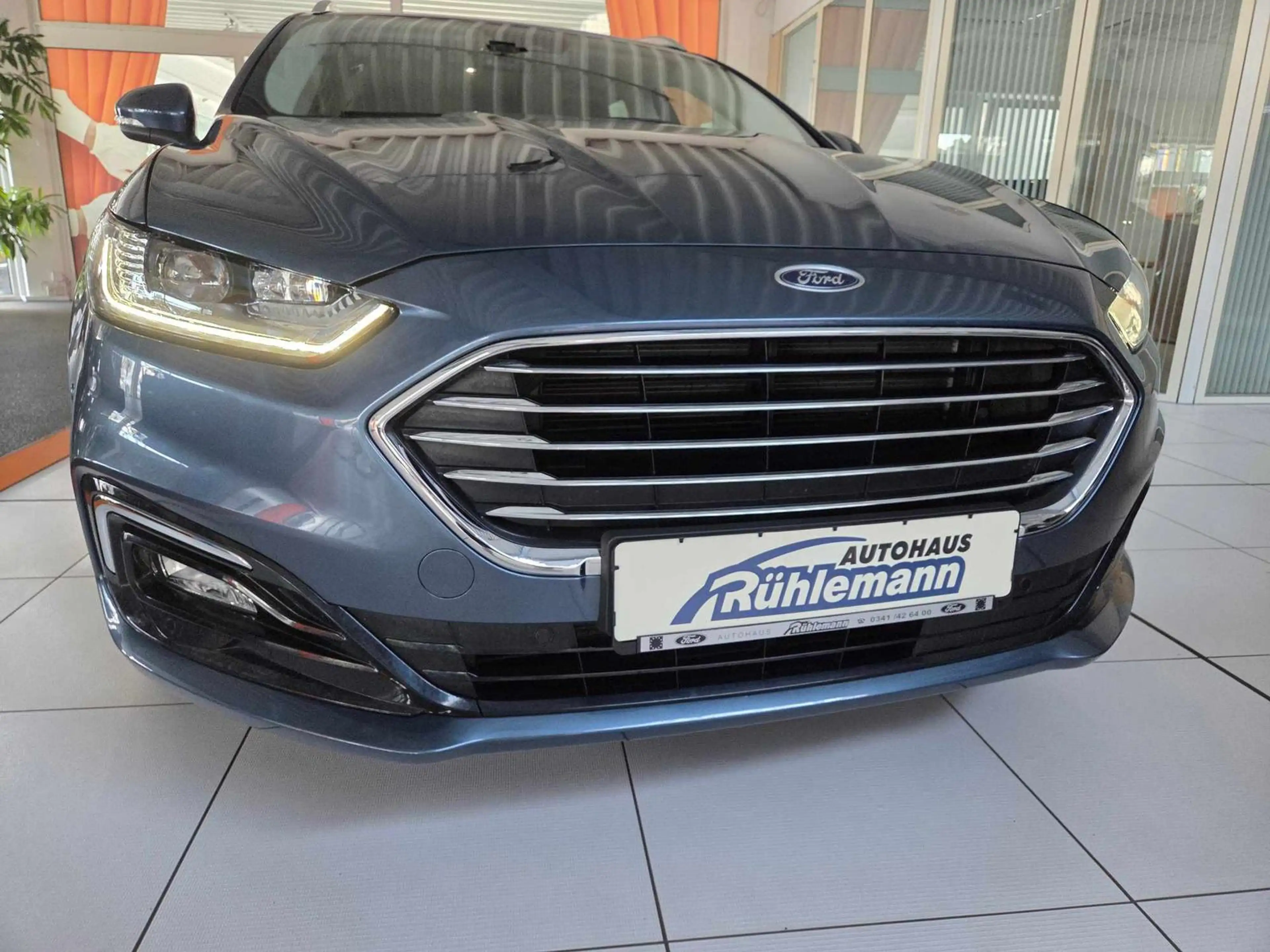 Ford Mondeo Turnier Hybrid Titanium BLIS ACC KAMERA DAB PARKAU — photo 5