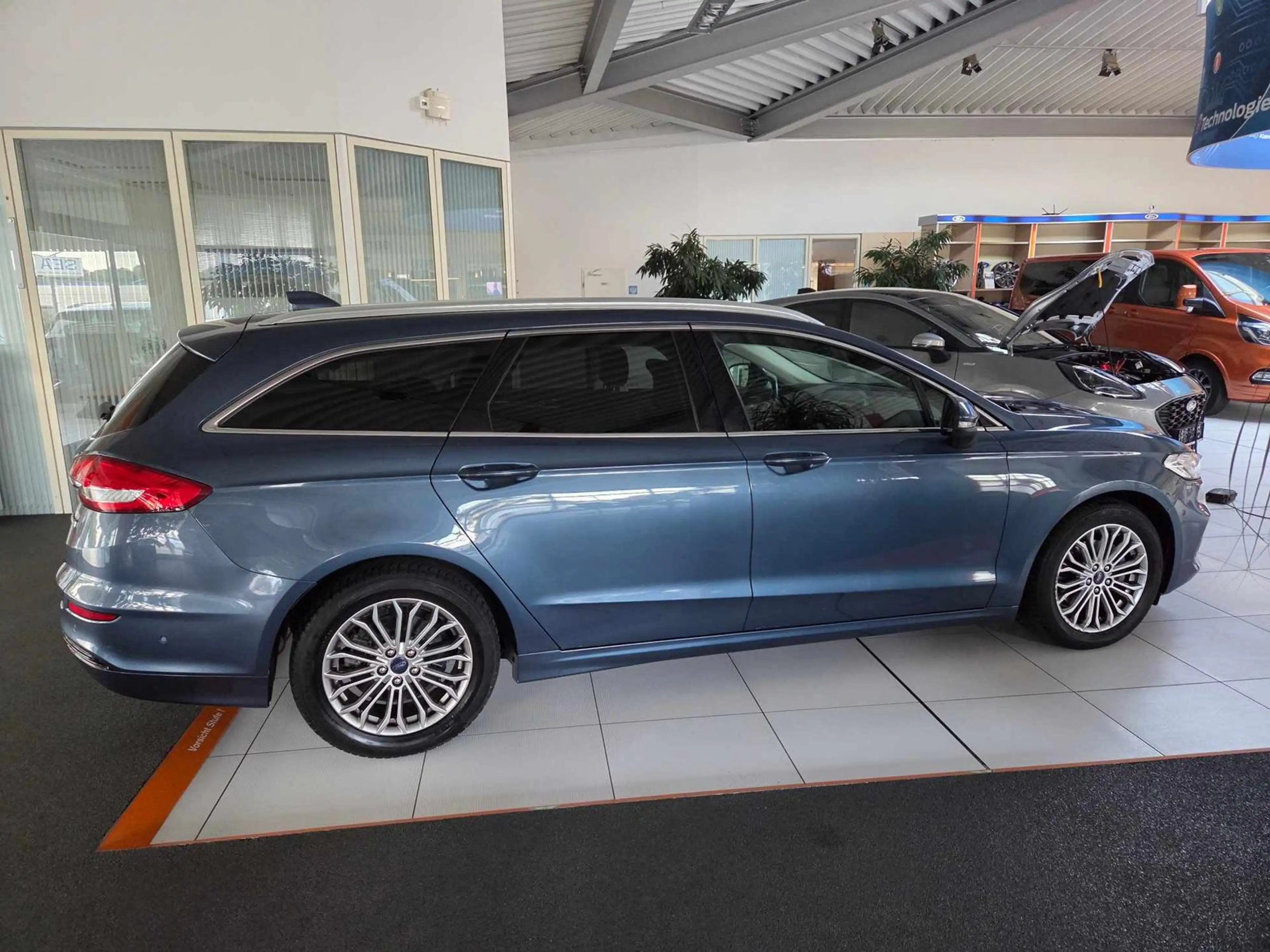 Ford Mondeo Turnier Hybrid Titanium BLIS ACC KAMERA DAB PARKAU — photo 8