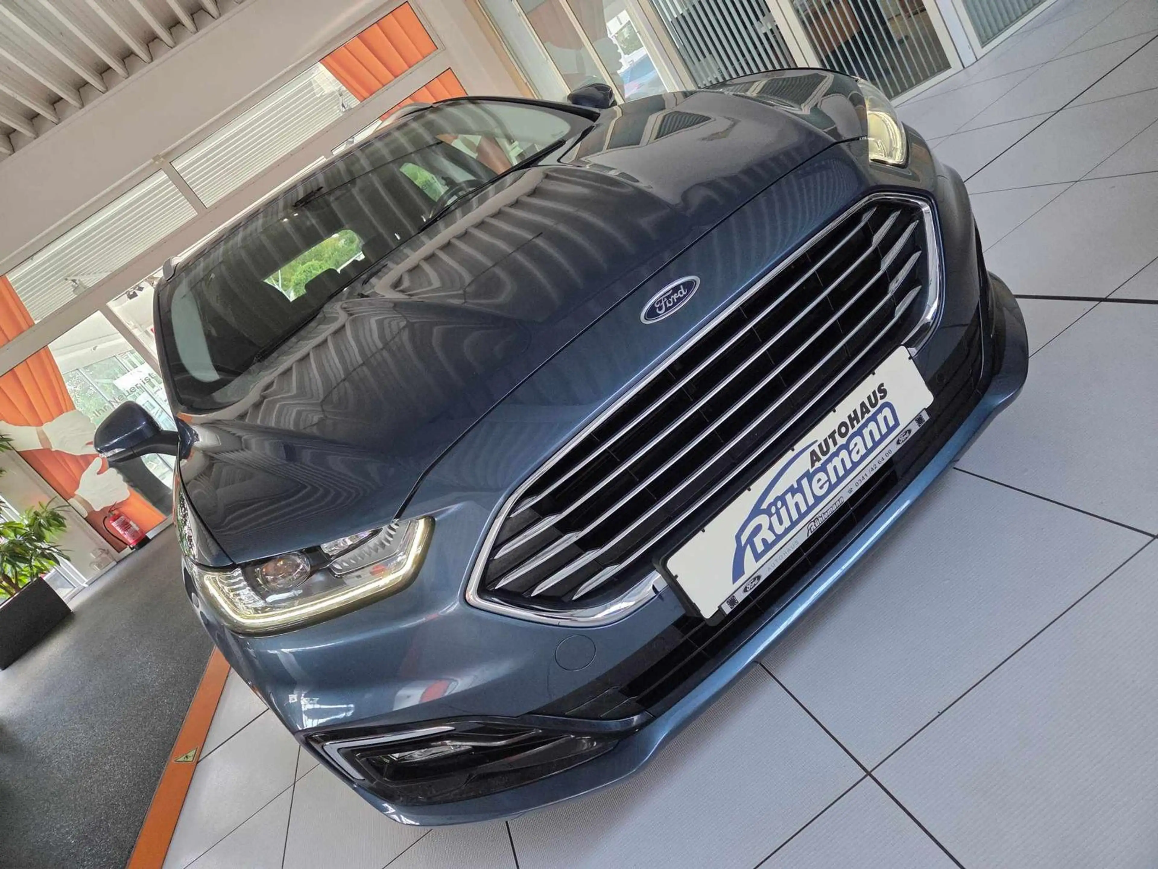 Ford Mondeo Turnier Hybrid Titanium BLIS ACC KAMERA DAB PARKAU — photo 2