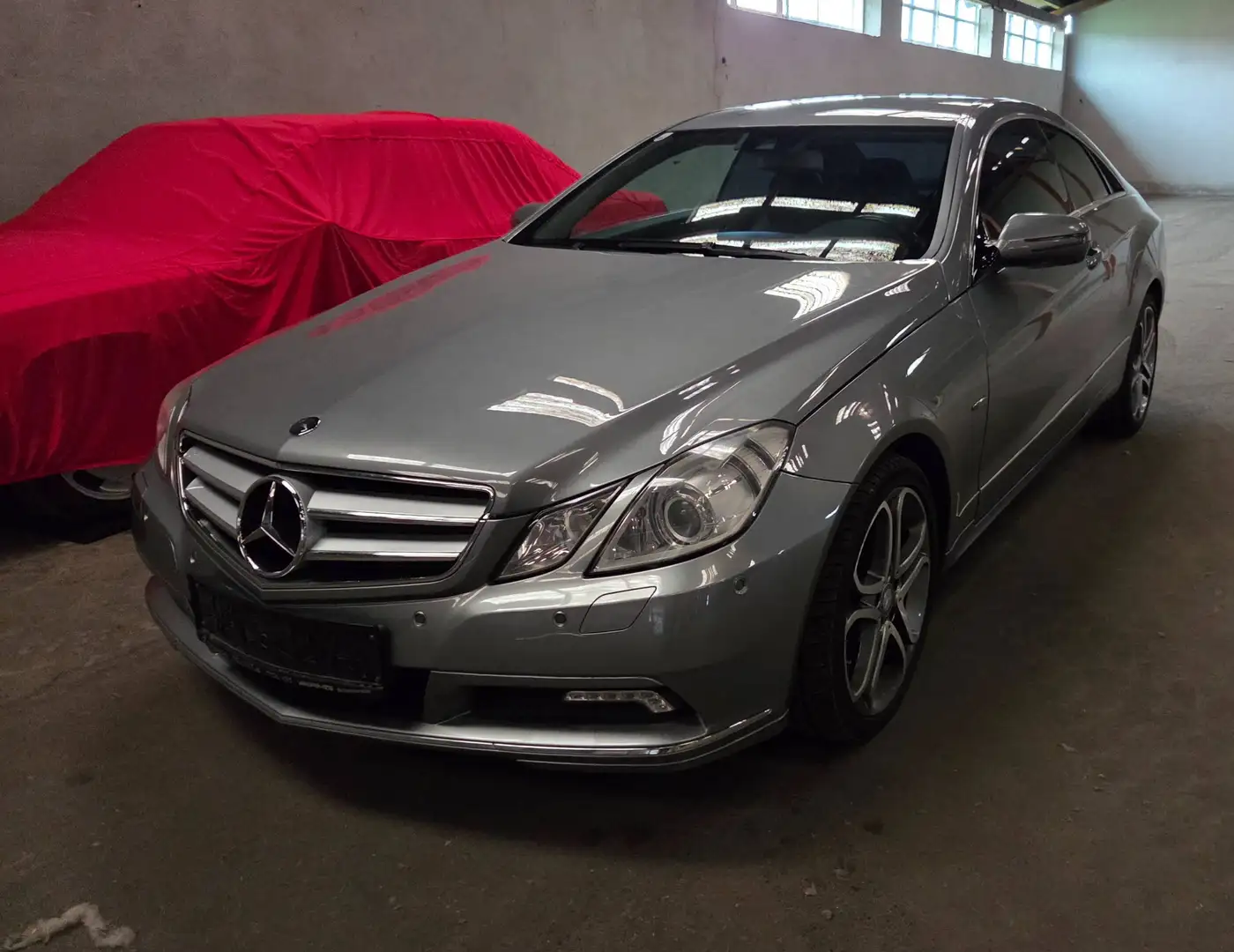 Mercedes-Benz E 350 E 350 BlueEfficiency CDI Aut. Silber - 2