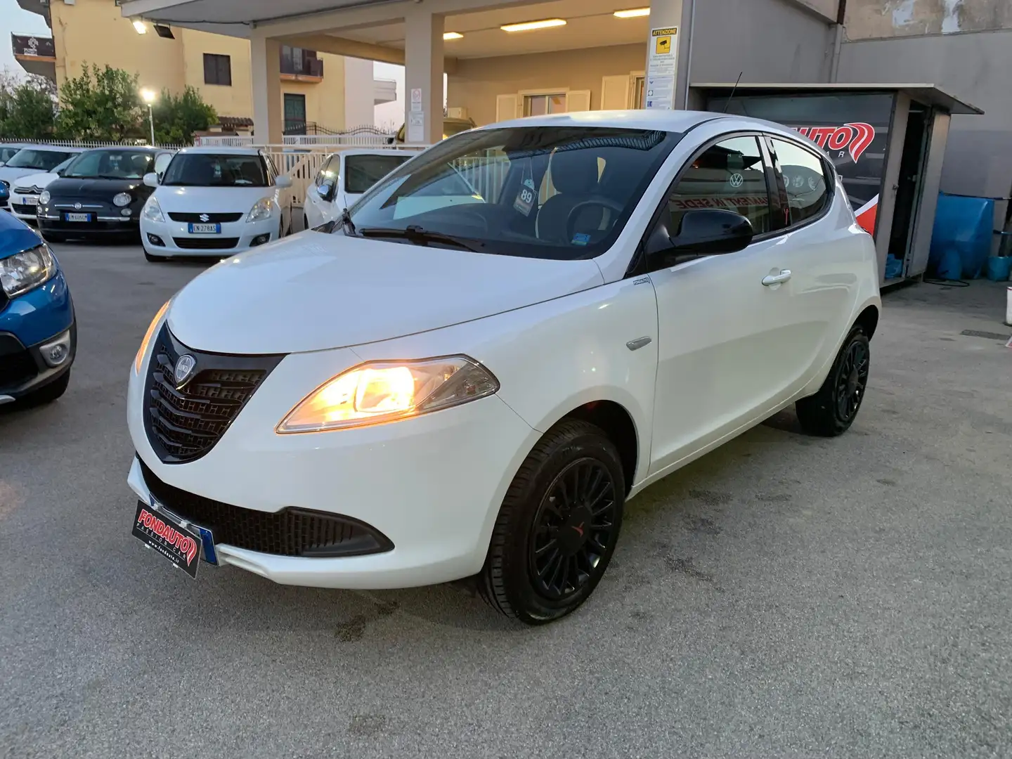 Lancia Ypsilon Ypsilon 0.9 t.air Elefantino s Blanc - 1