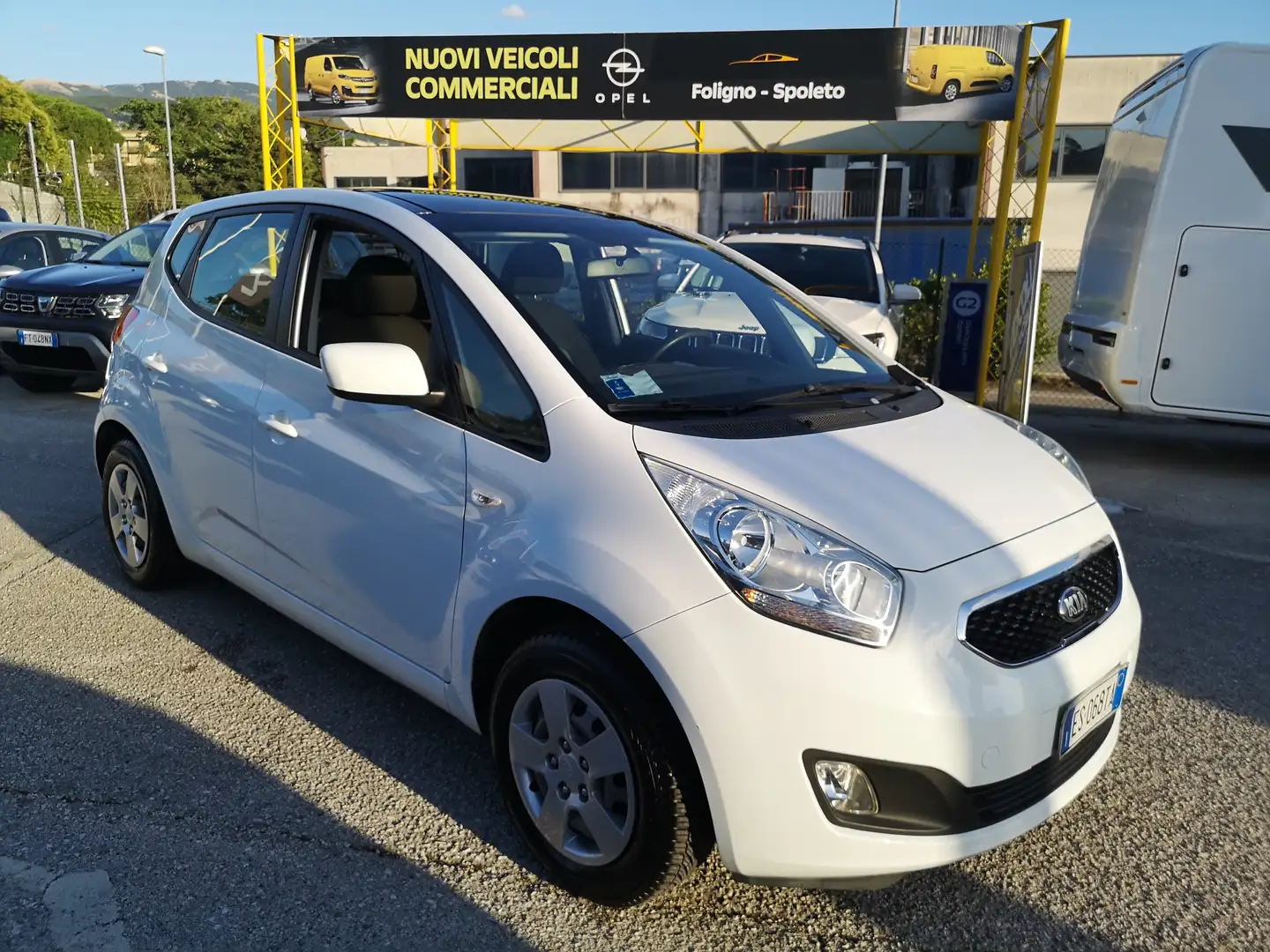 Kia Venga Venga 1.4 cvvt Active tetto panoramico Bianco - 1