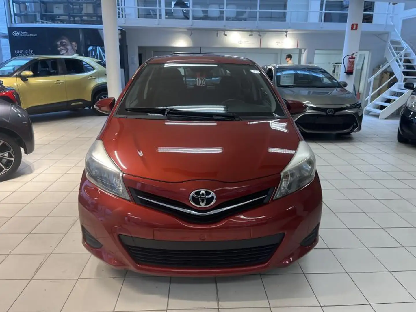 Toyota Yaris Comfort Rood - 2