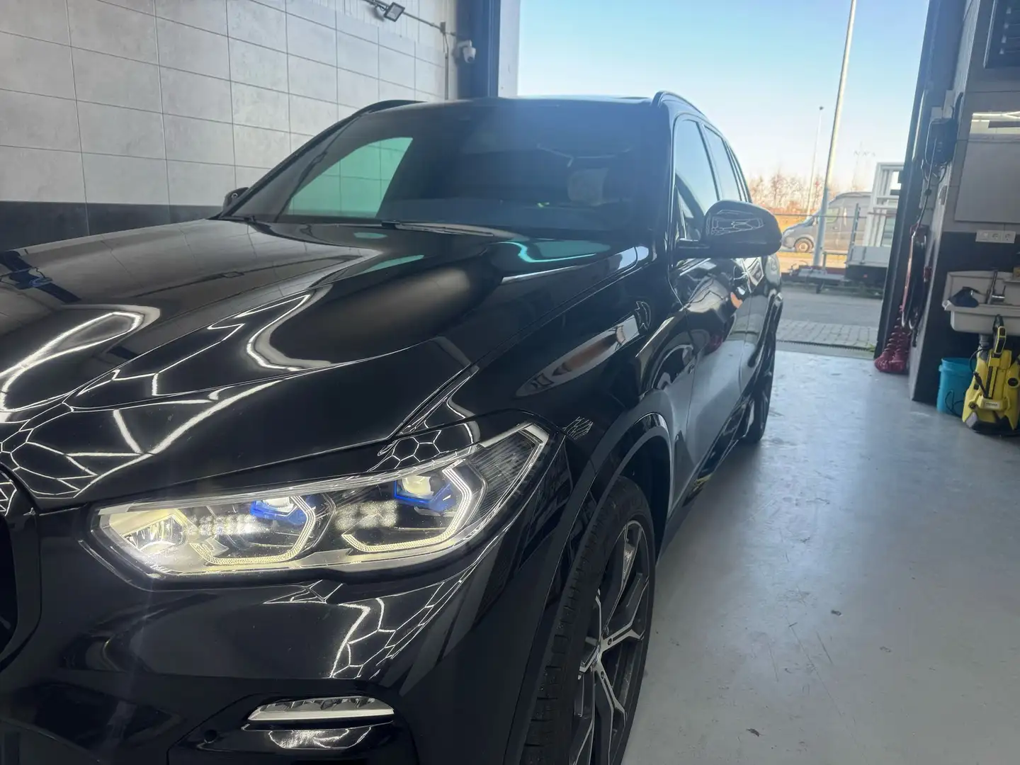 BMW X5 M M50D Schwarz - 2