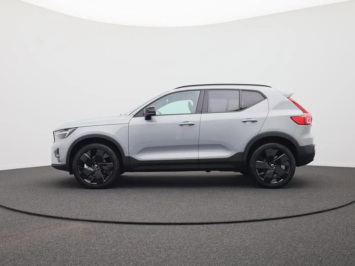 Volvo XC40 2.0 Black Edition Plus B4 Mild-Hybrid 197PS Aut... Grau - 2