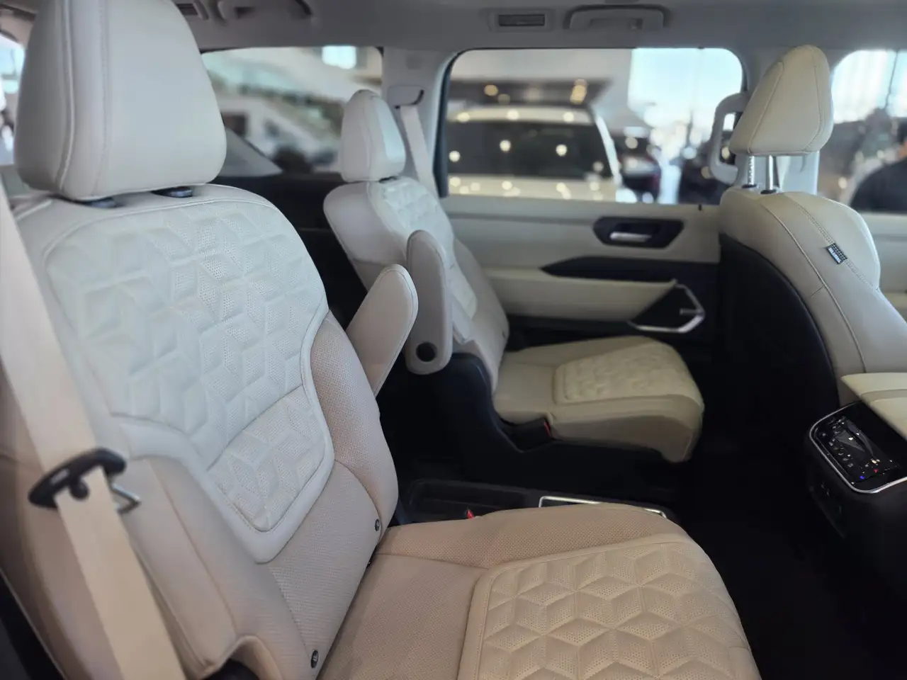 Nissan Armada снимка Nissan Armada